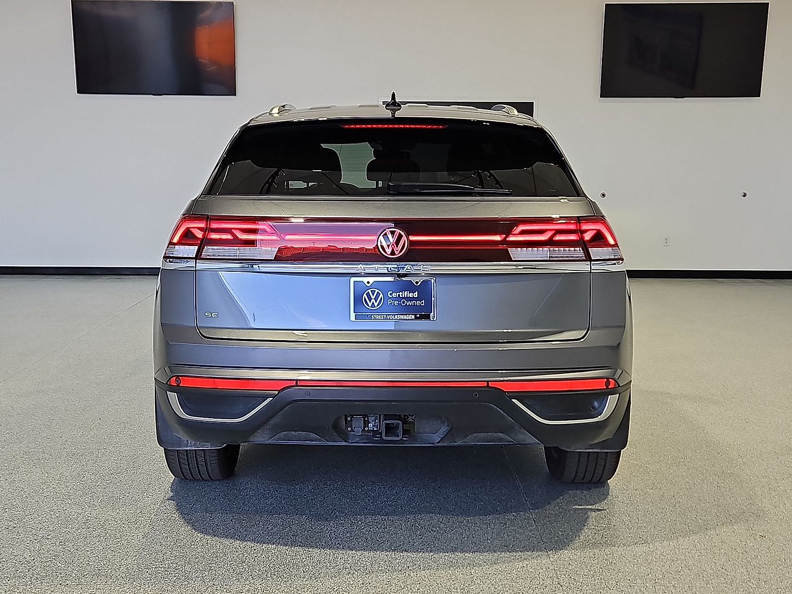 2024 Volkswagen Atlas Cross Sport photo 7 of 22