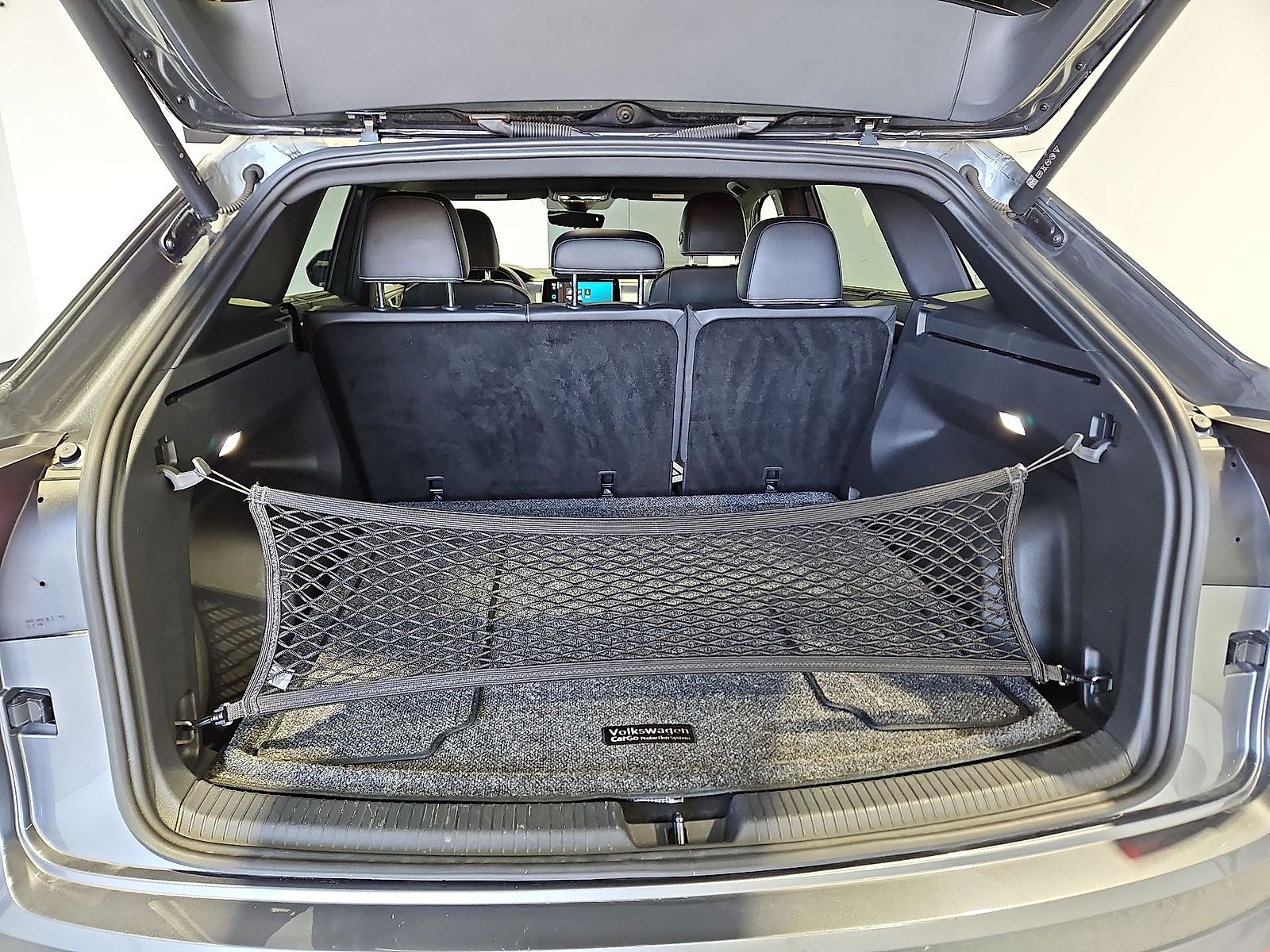 2024 Volkswagen Atlas Cross Sport photo 12 of 22