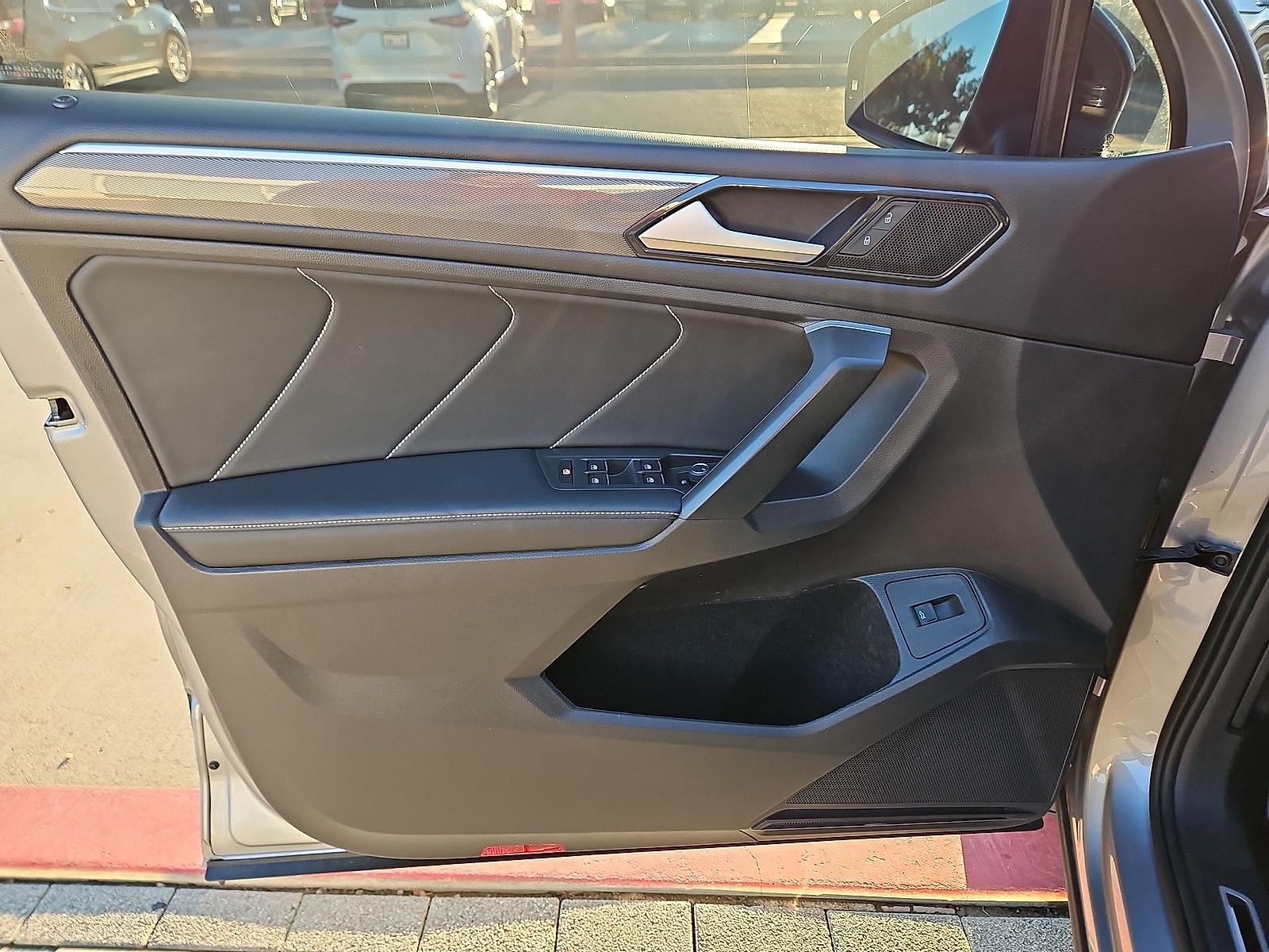 2024 Volkswagen Tiguan photo 15 of 22