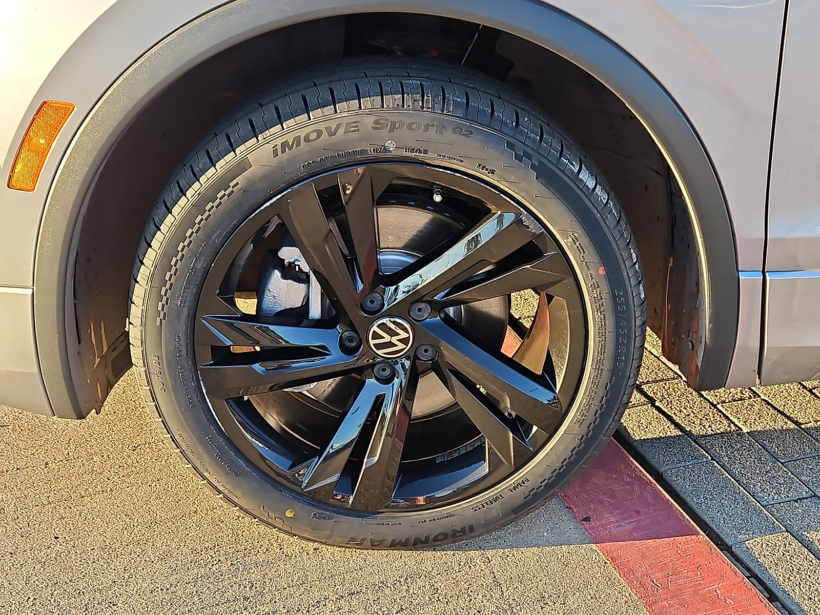 2024 Volkswagen Tiguan photo 11 of 22