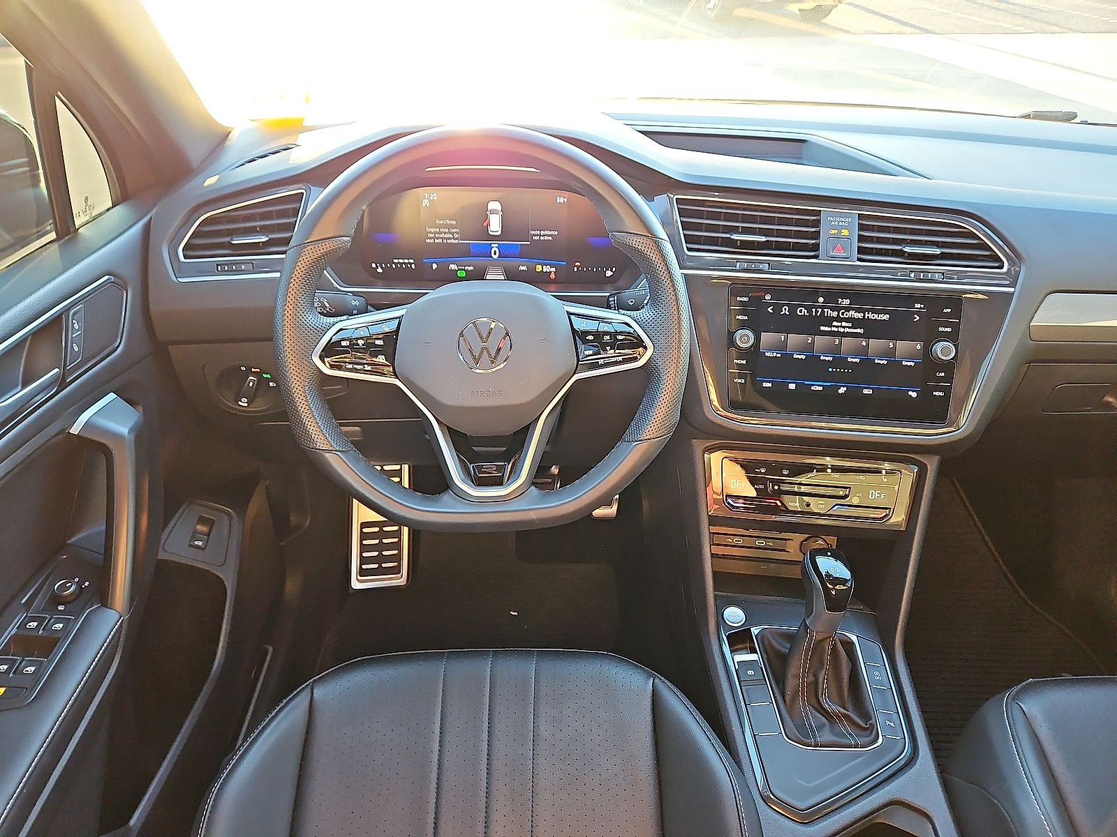 2024 Volkswagen Tiguan photo 14 of 22