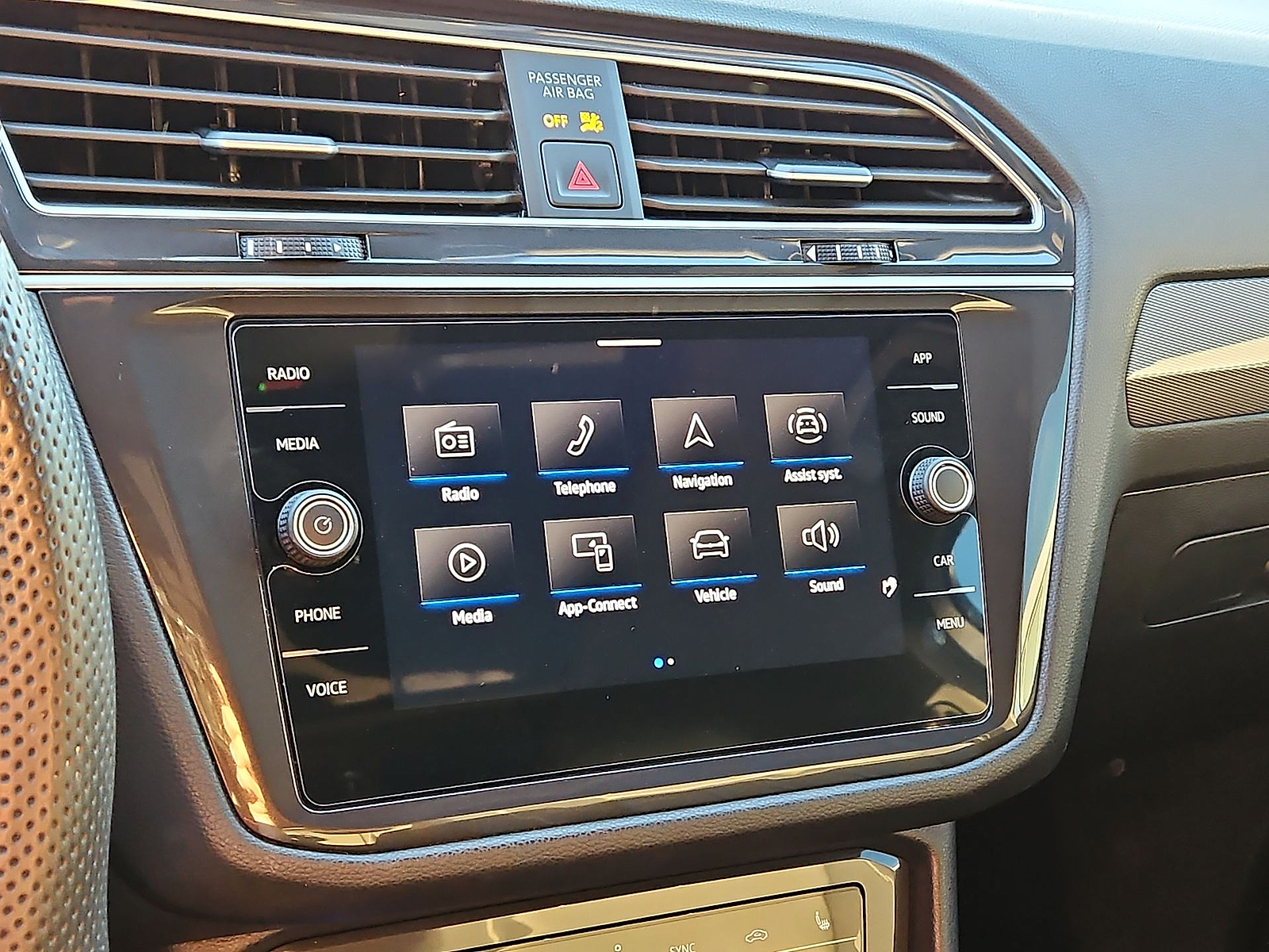 2024 Volkswagen Tiguan photo 19 of 22