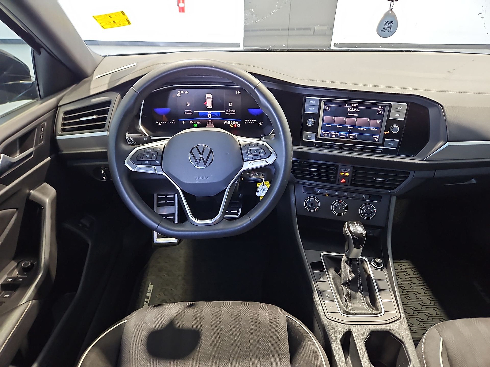 2024 Volkswagen Jetta photo 14 of 22