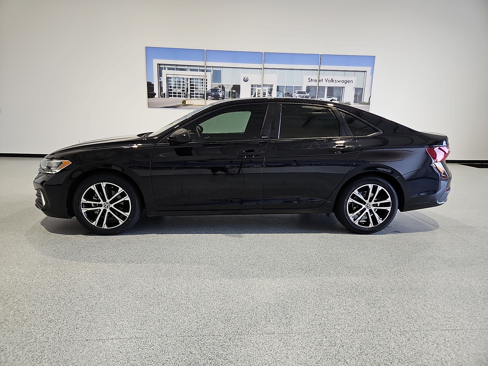 2024 Volkswagen Jetta photo 5 of 22