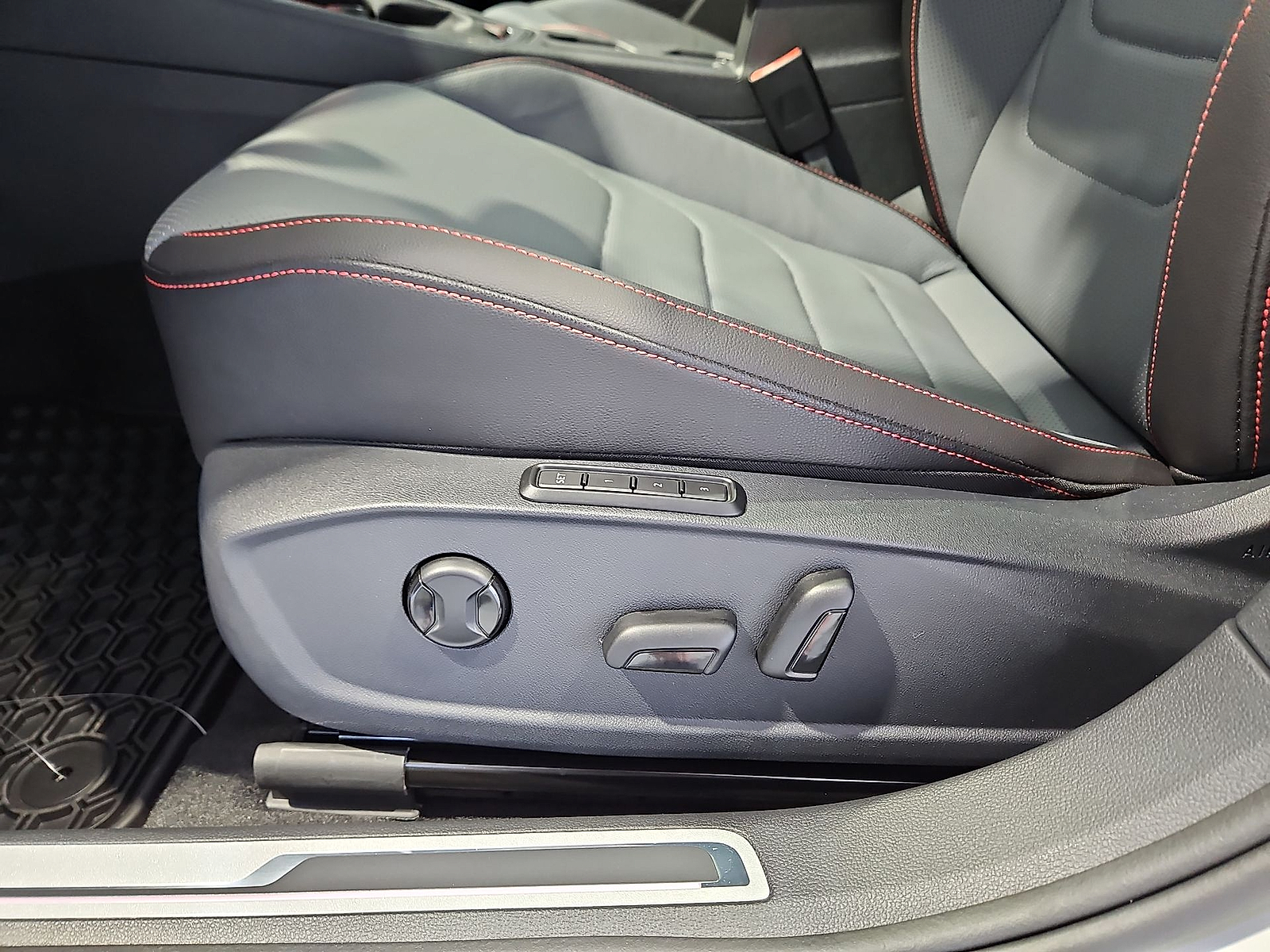 2027 Volkswagen Jetta GLI photo 17 of 22