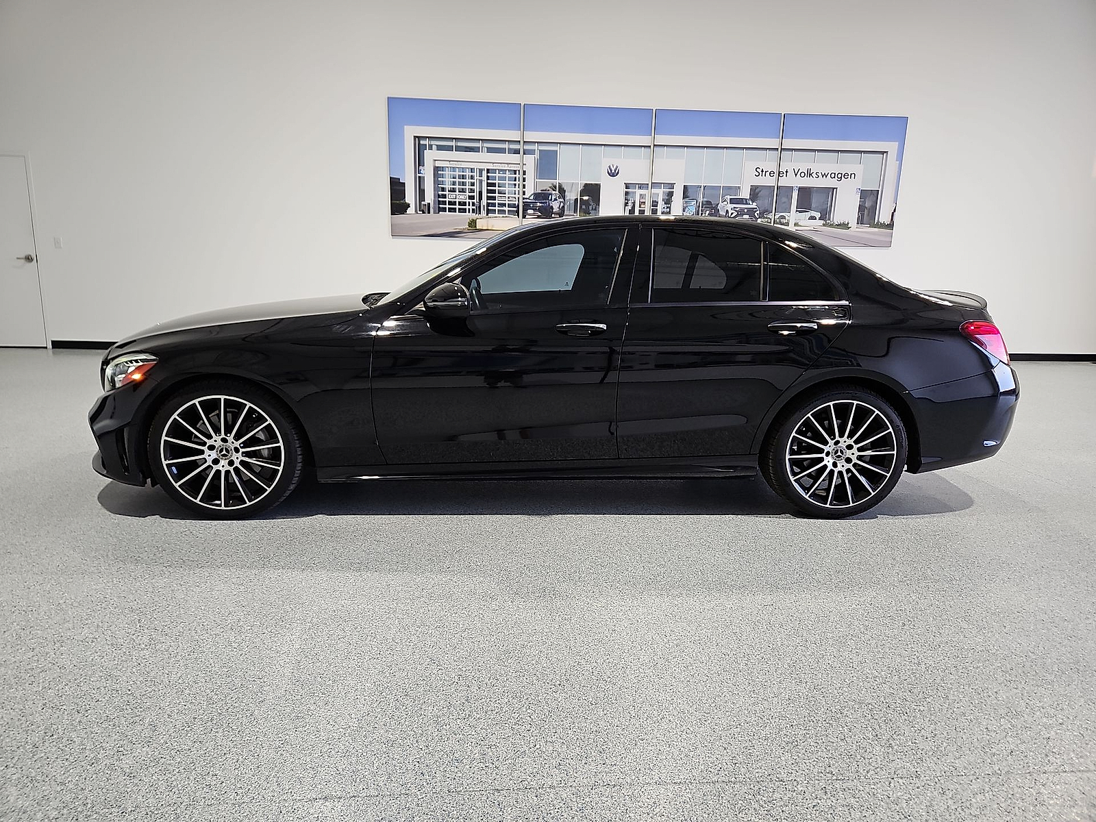 2021 Mercedes-Benz C 300 photo 5 of 22