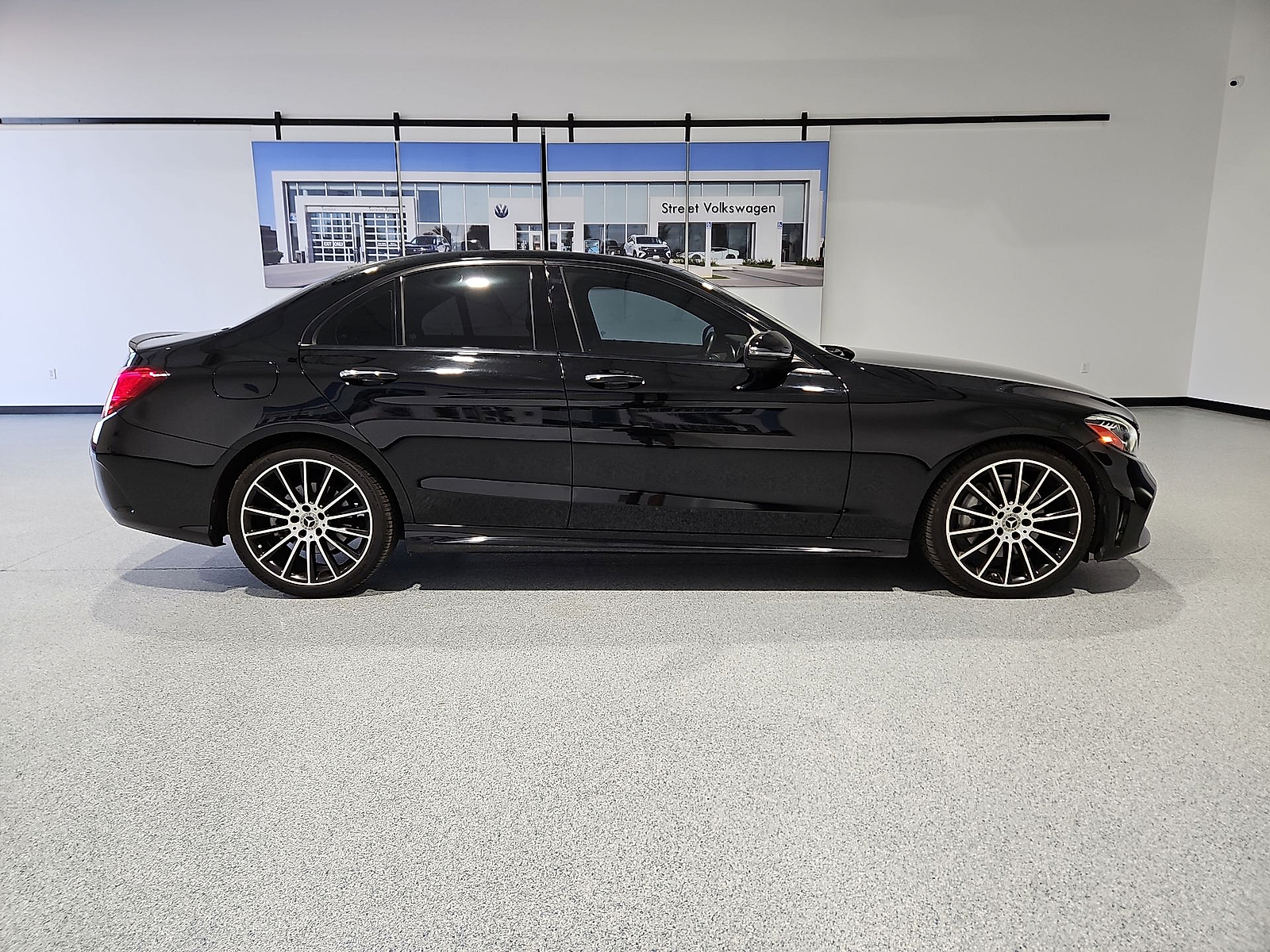 2021 Mercedes-Benz C 300 photo 9 of 22