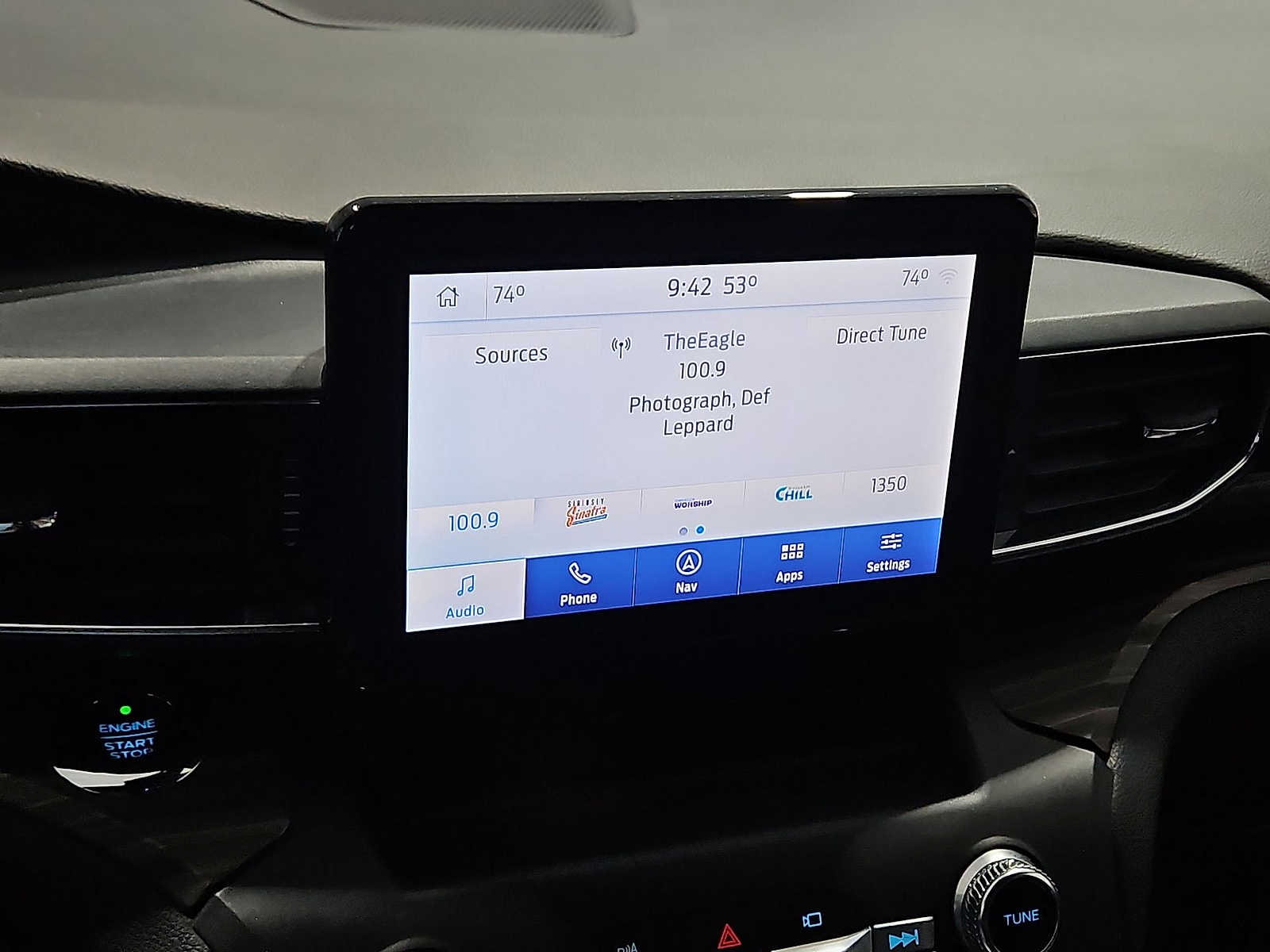 2020 Ford Explorer photo 19 of 22