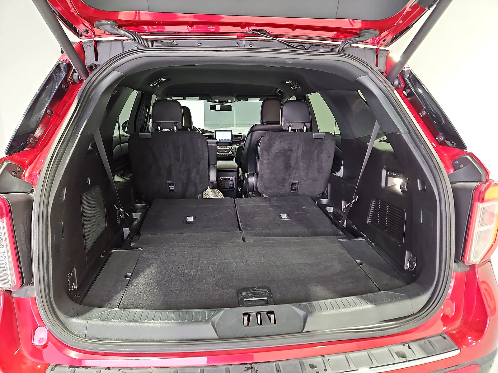 2020 Ford Explorer photo 12 of 22