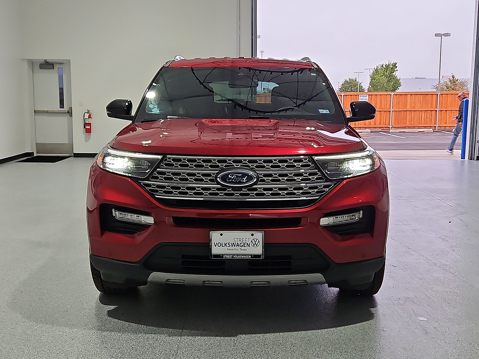 2020 Ford Explorer photo 3 of 22