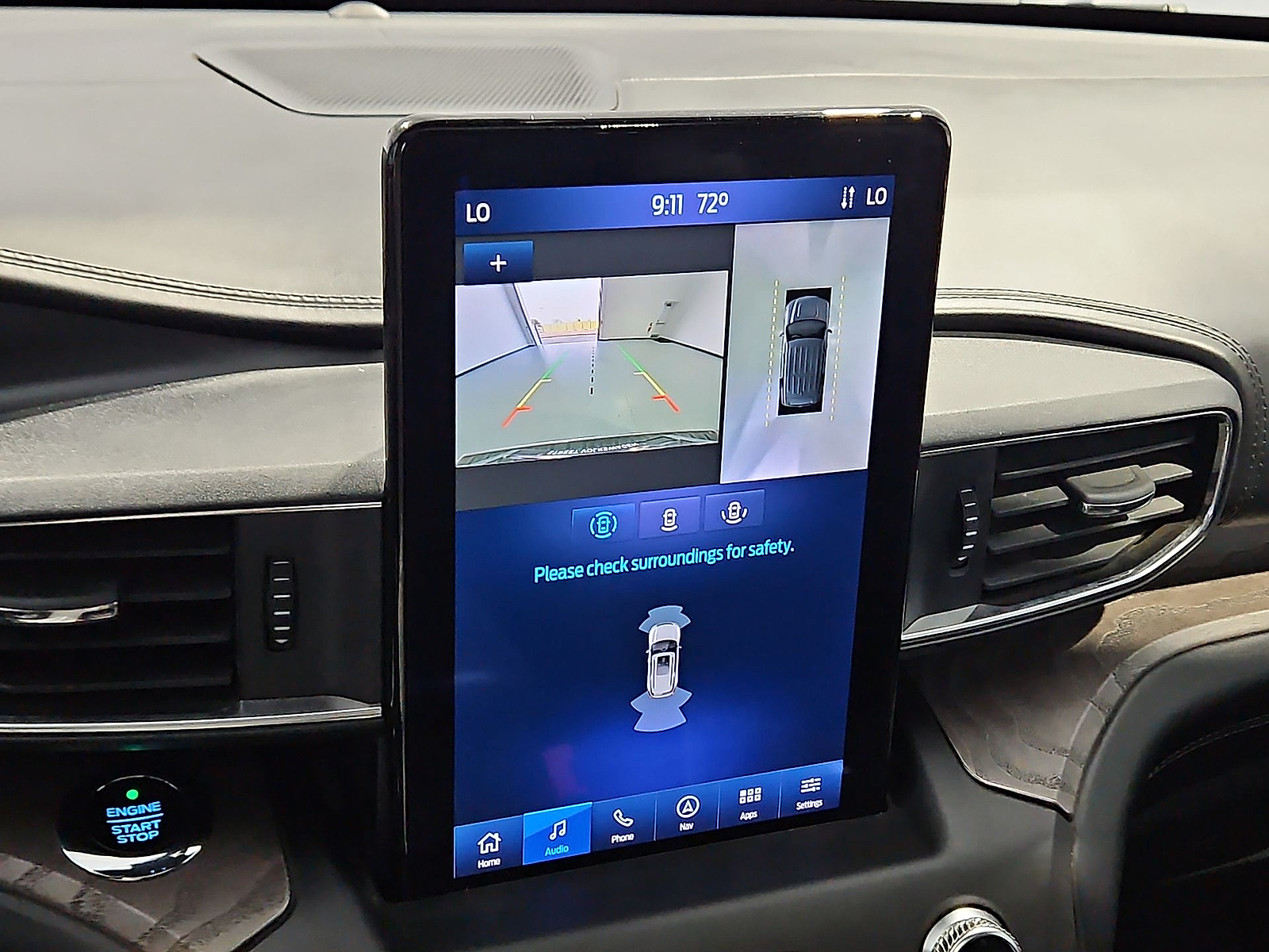 2020 Ford Explorer photo 18 of 22