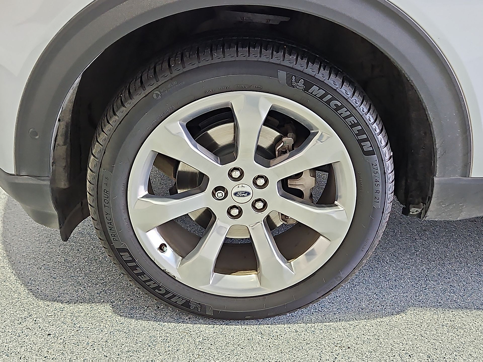 2020 Ford Explorer photo 11 of 22