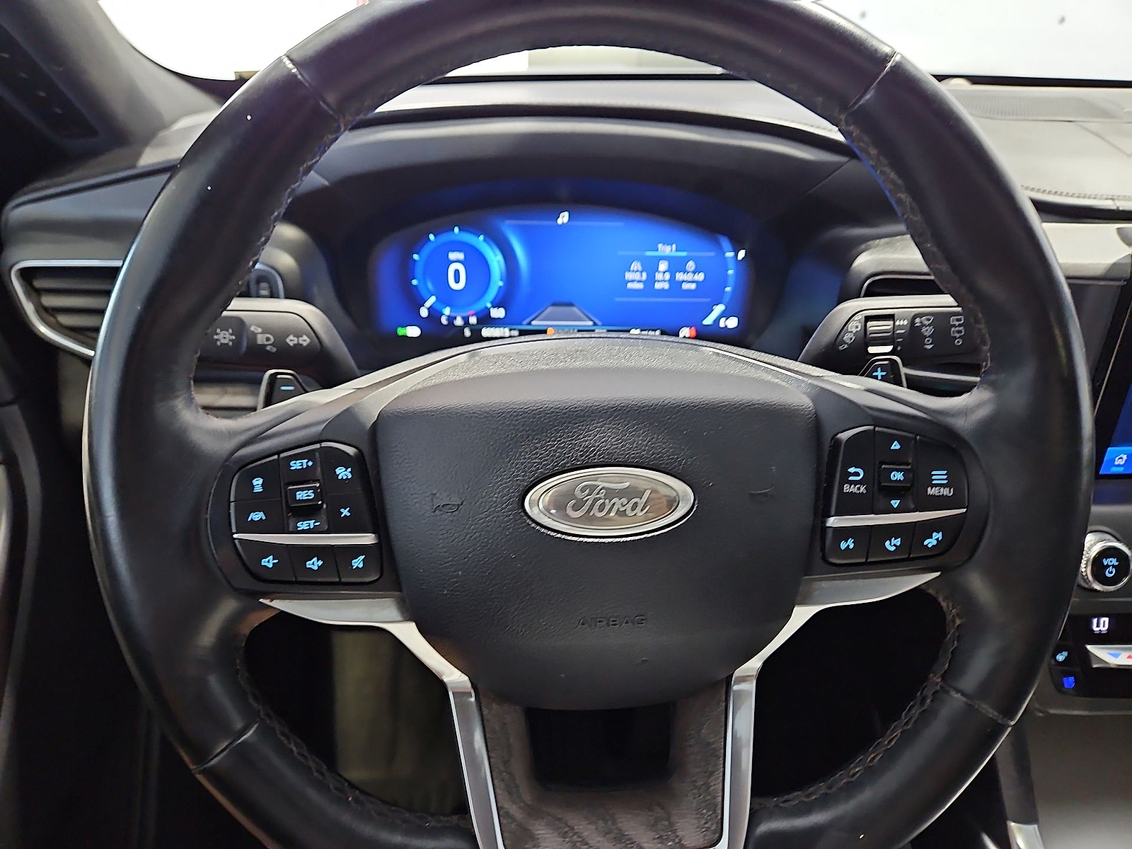 2020 Ford Explorer photo 21 of 22
