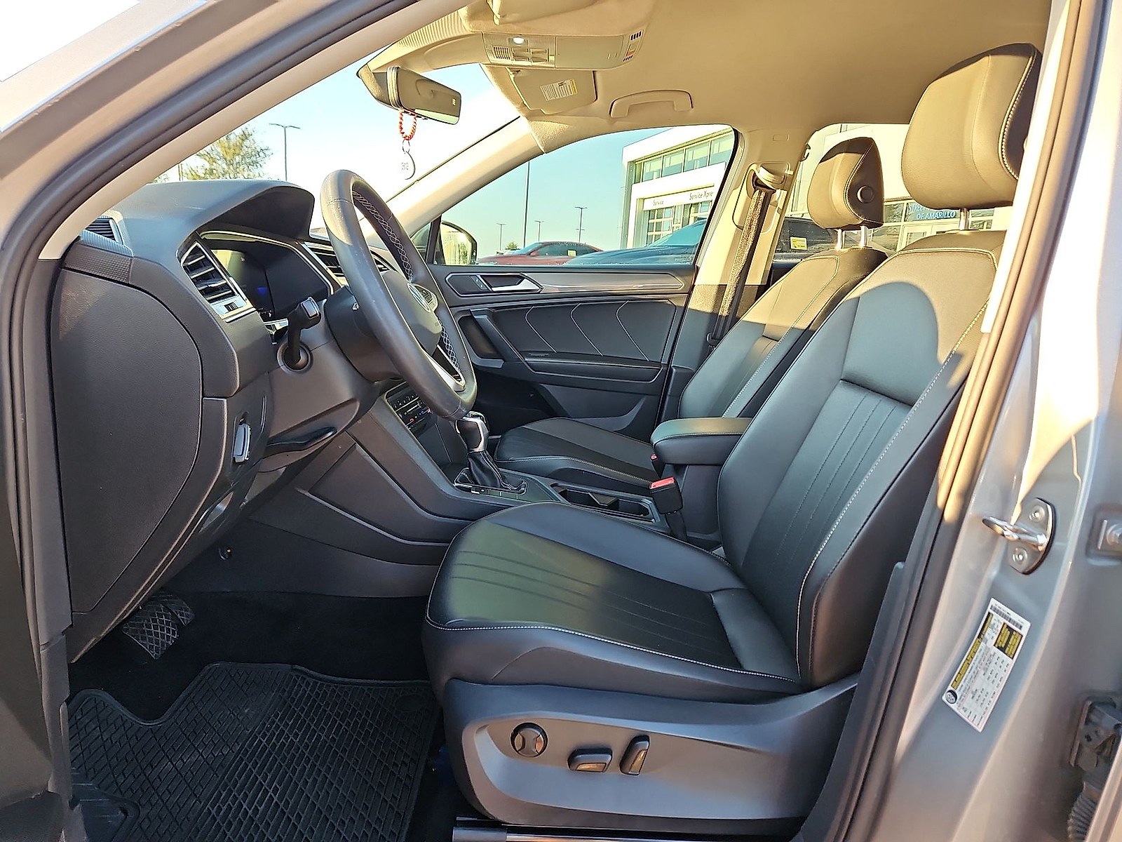 2023 Volkswagen Tiguan photo 16 of 22