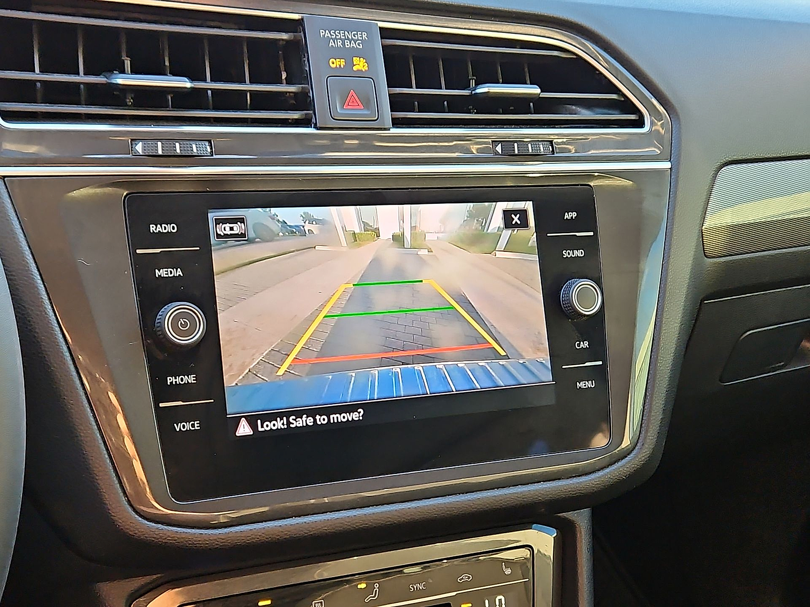2023 Volkswagen Tiguan photo 18 of 22
