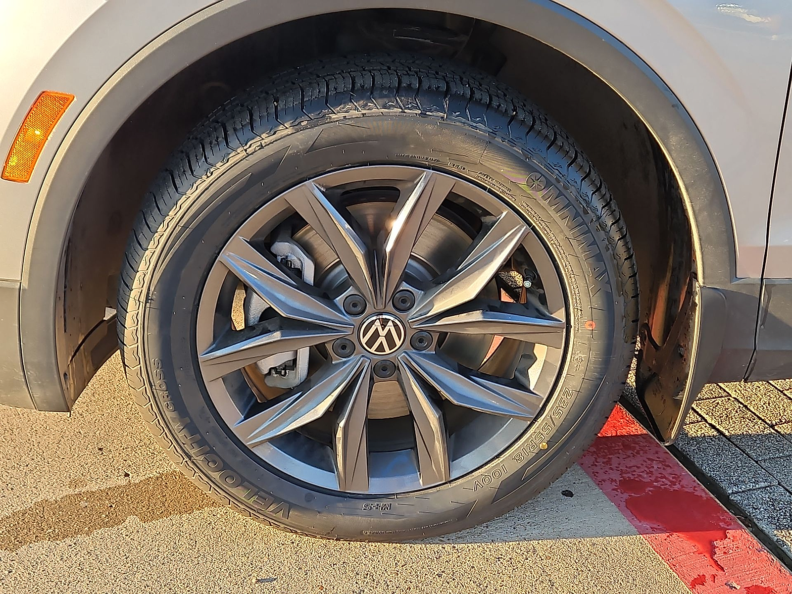 2023 Volkswagen Tiguan photo 11 of 22
