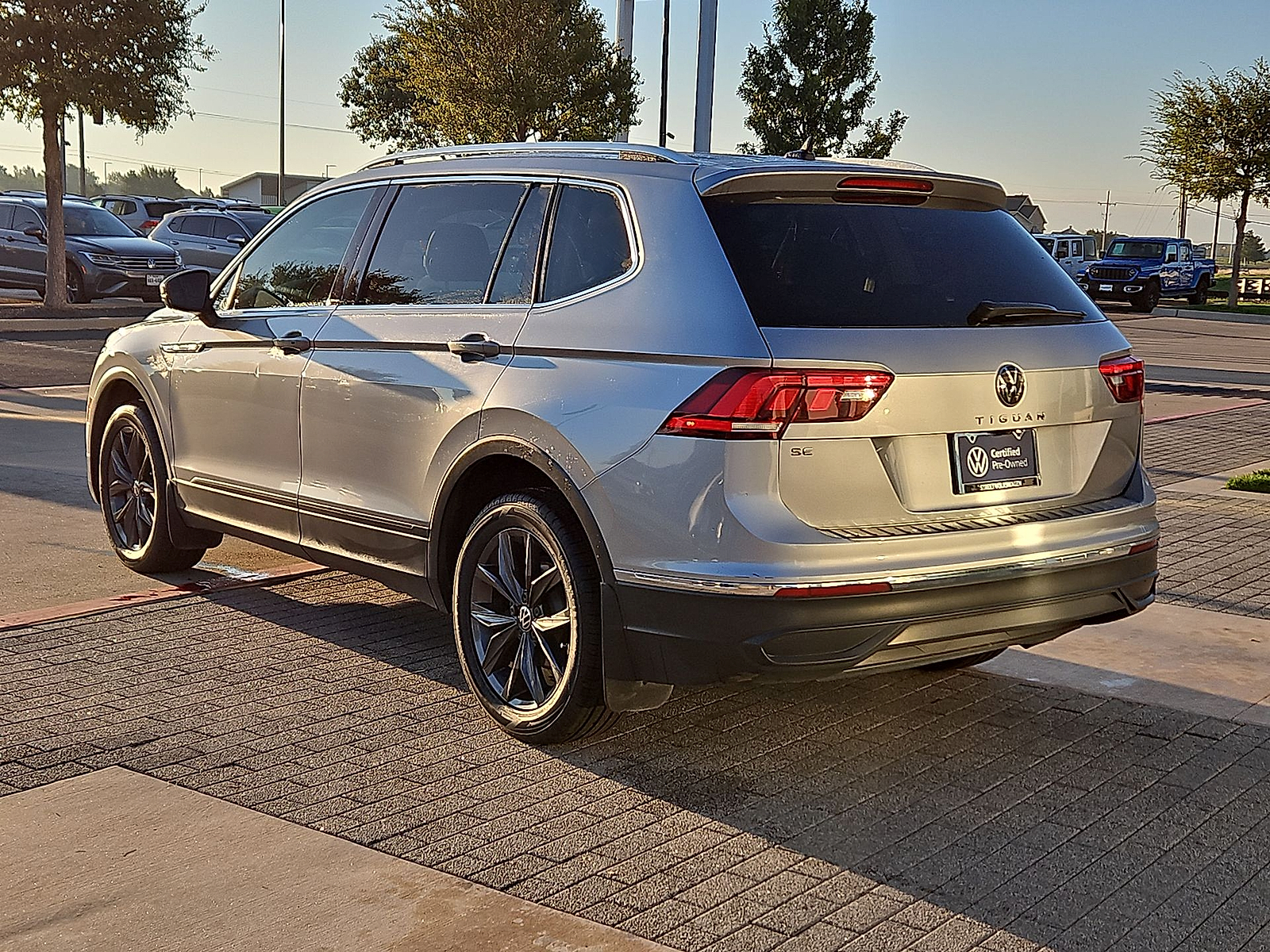 2023 Volkswagen Tiguan photo 6 of 22