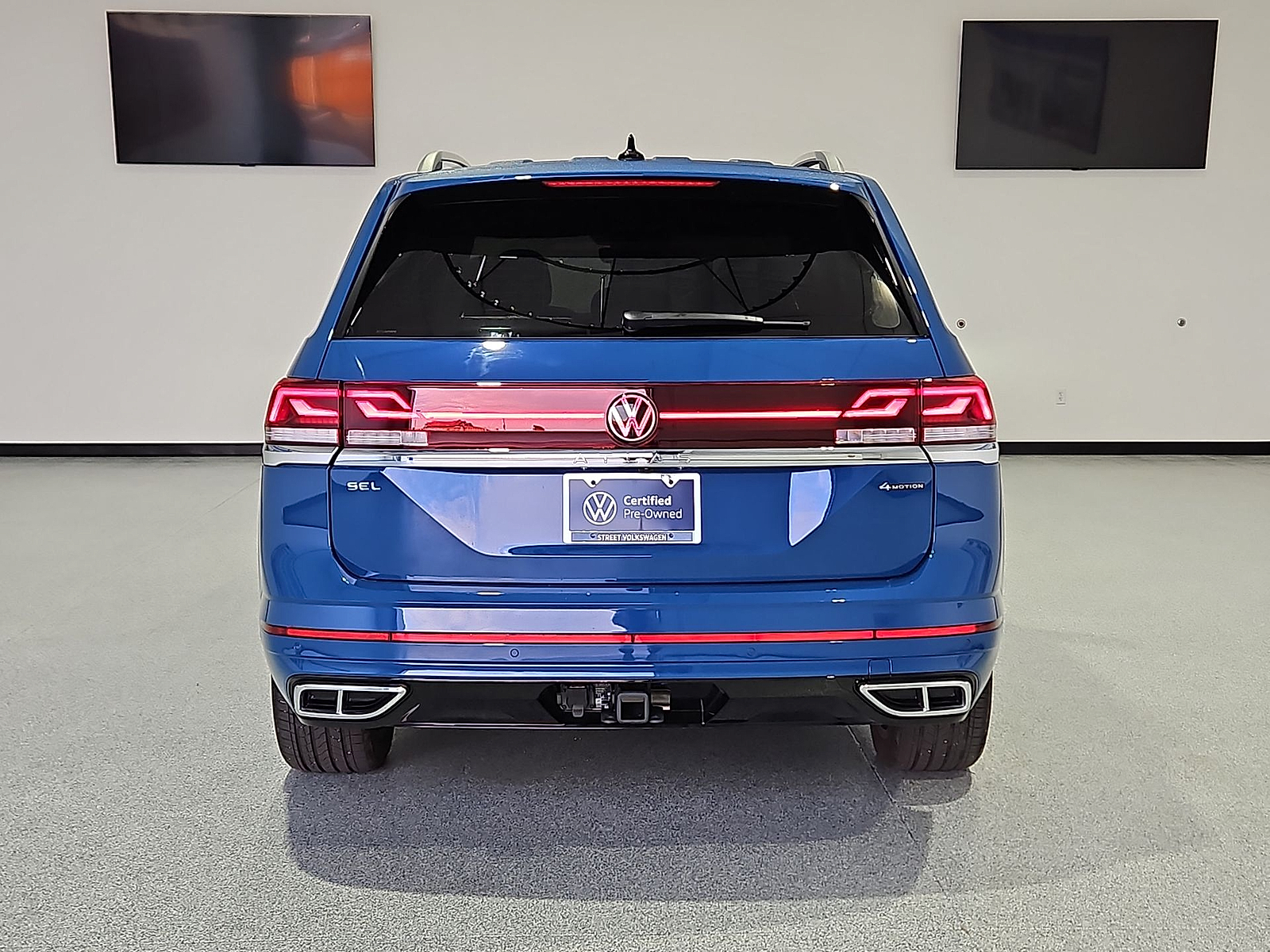 2025 Volkswagen Atlas photo 7 of 22