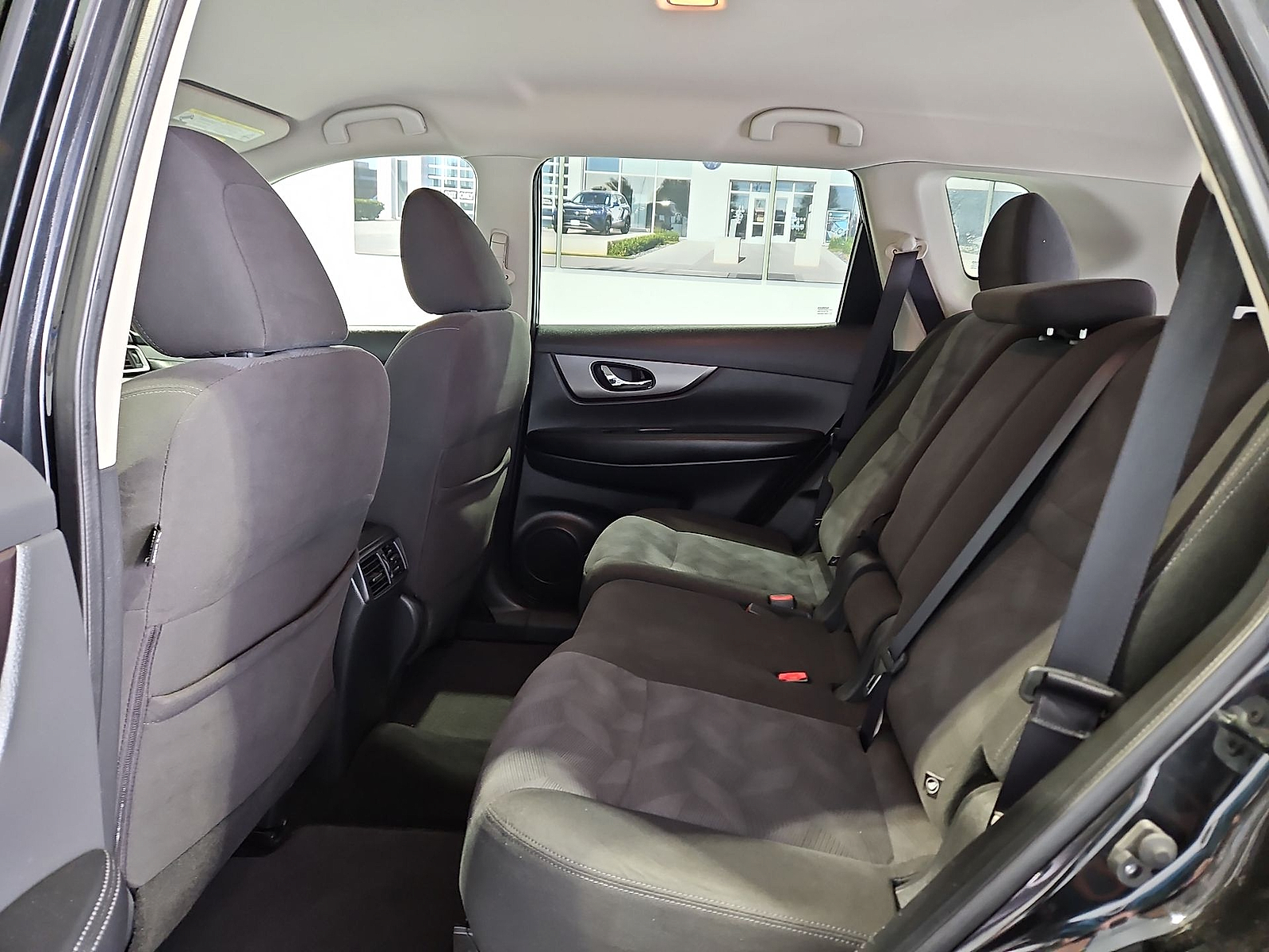 2016 Nissan Rogue photo 13 of 22