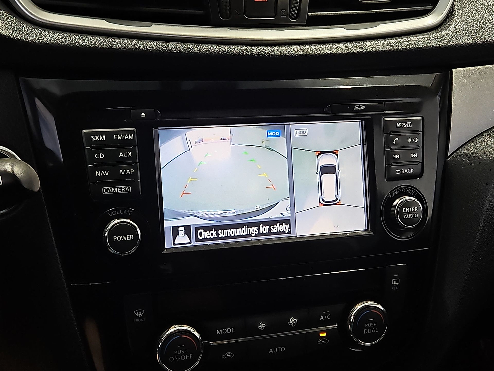 2016 Nissan Rogue photo 18 of 22