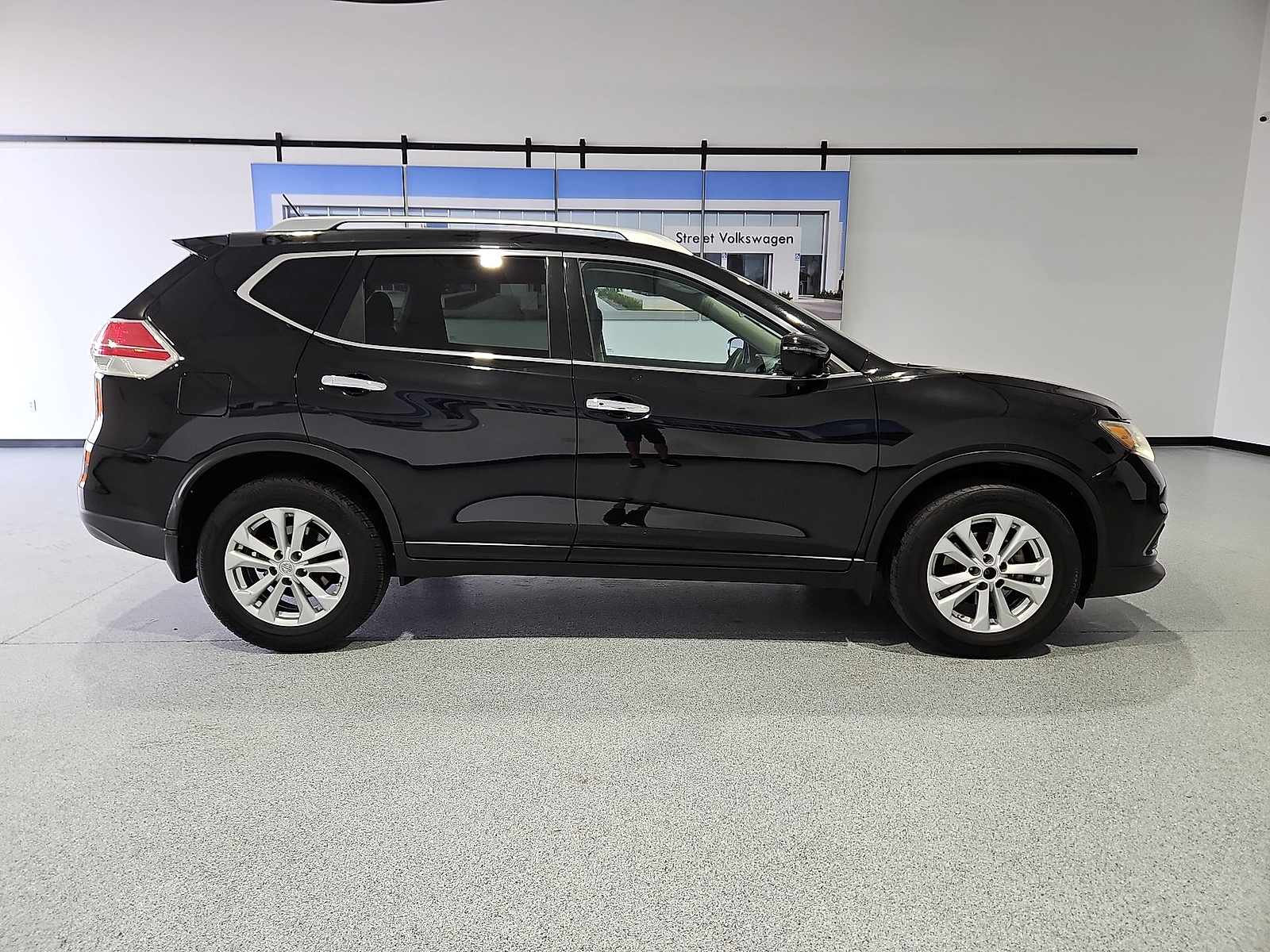 2016 Nissan Rogue photo 9 of 22