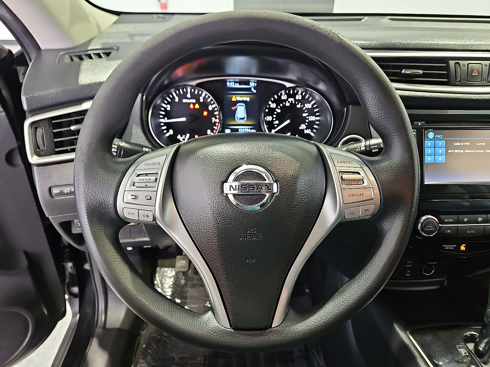 2016 Nissan Rogue photo 21 of 22