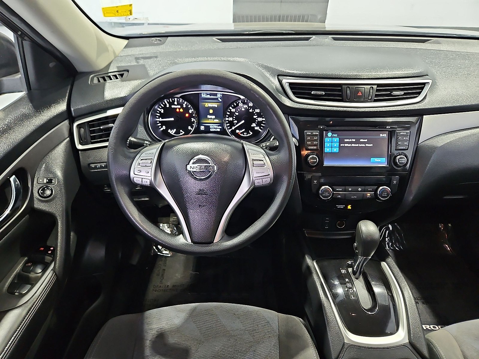 2016 Nissan Rogue photo 14 of 22