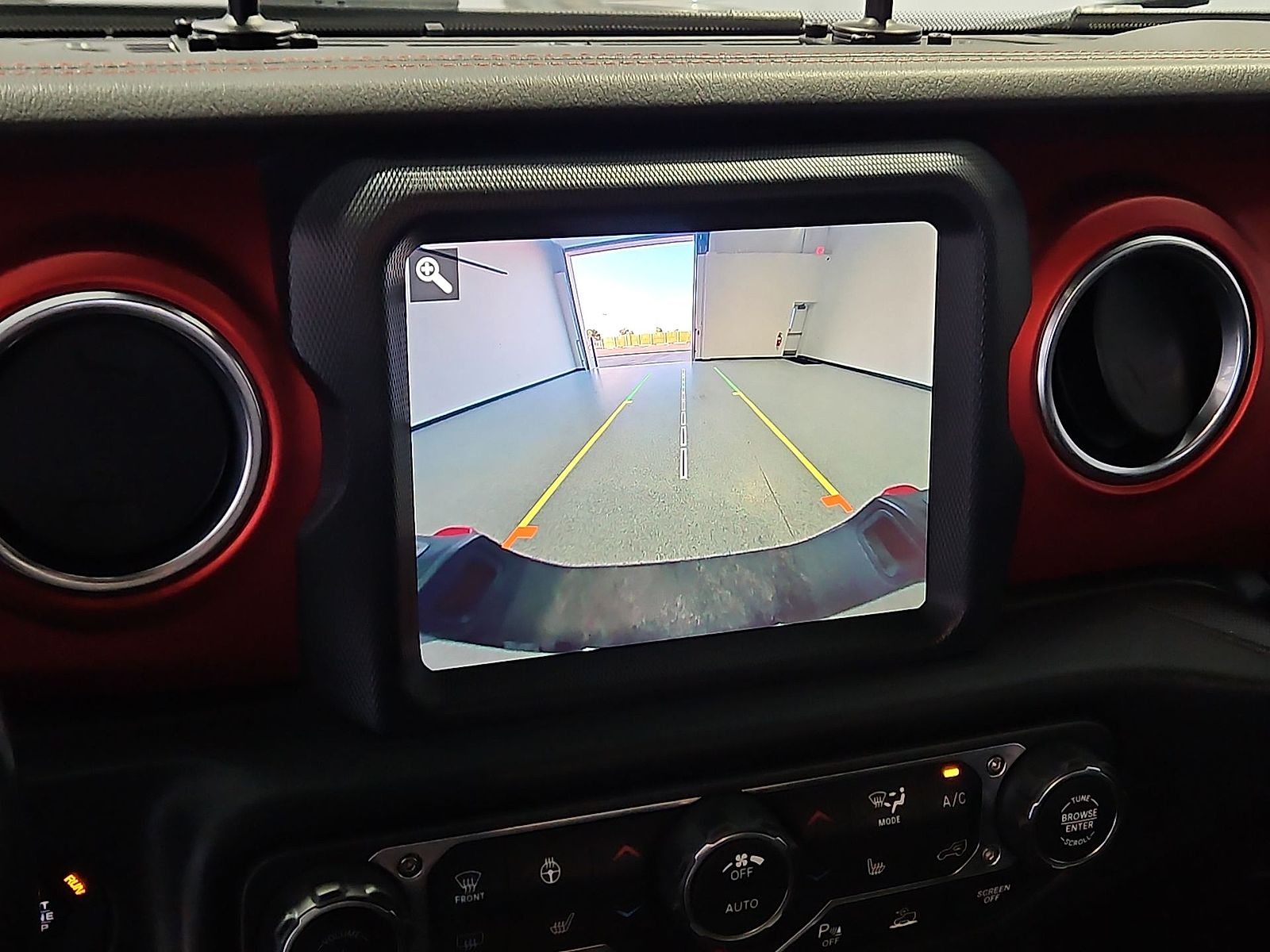2020 Jeep Gladiator photo 18 of 22