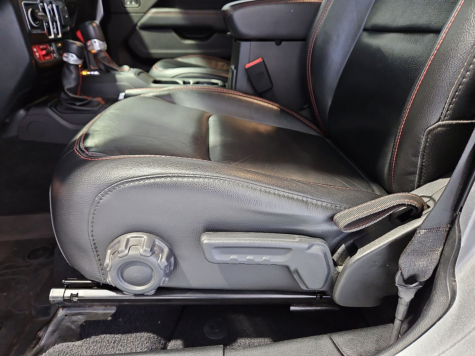 2020 Jeep Gladiator photo 17 of 22