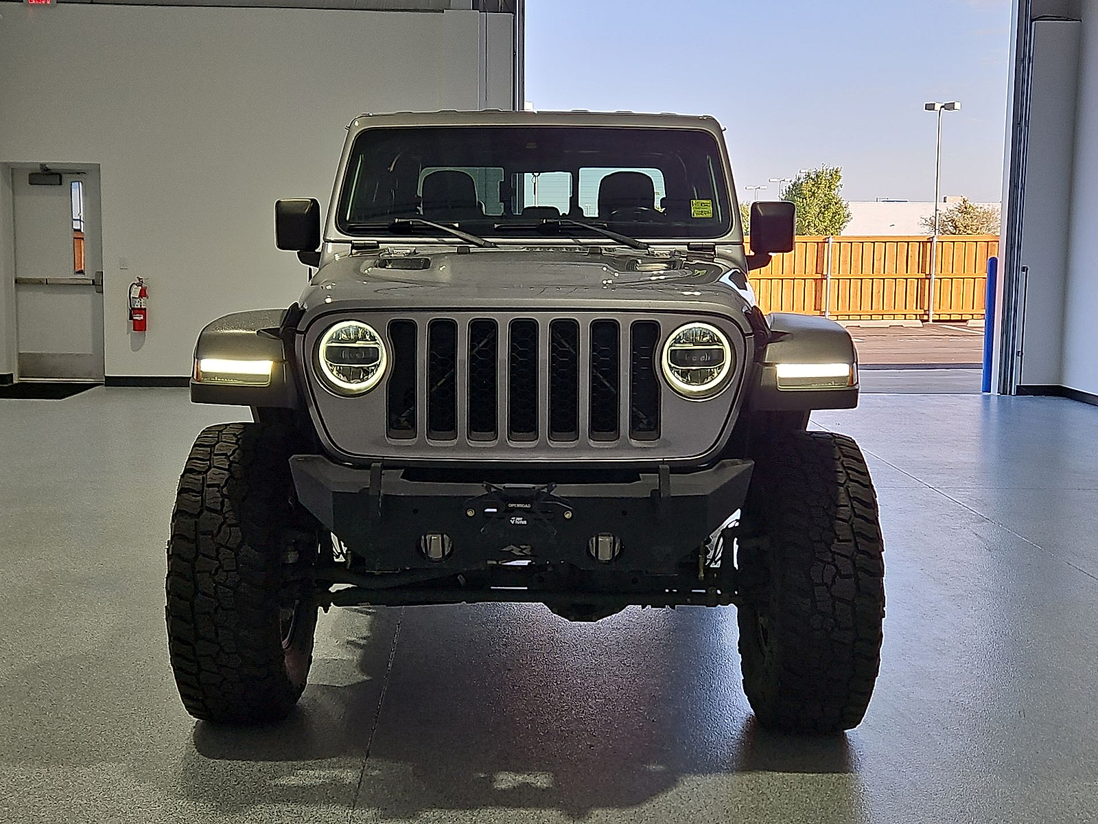 2020 Jeep Gladiator photo 3 of 22