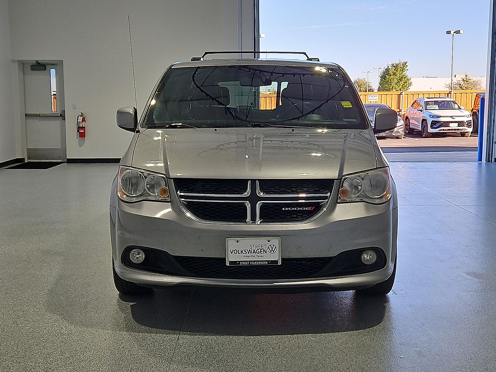 2019 Dodge Grand Caravan photo 3 of 22