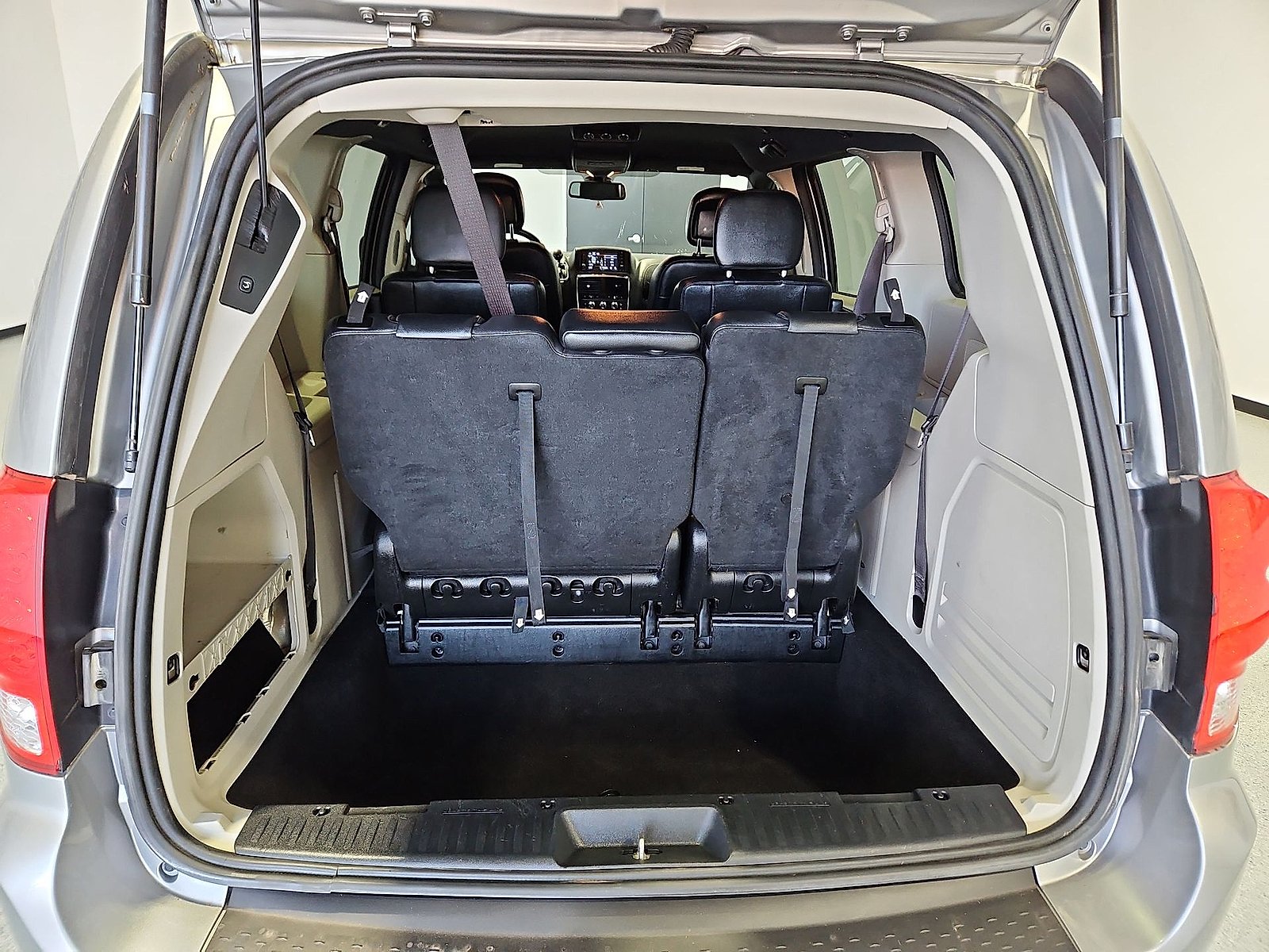 2019 Dodge Grand Caravan photo 12 of 22