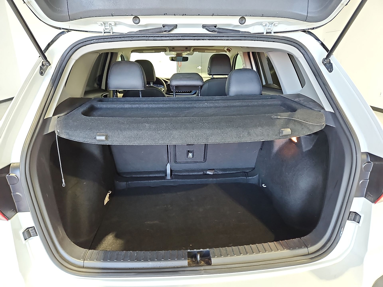 2023 Volkswagen Taos photo 12 of 22