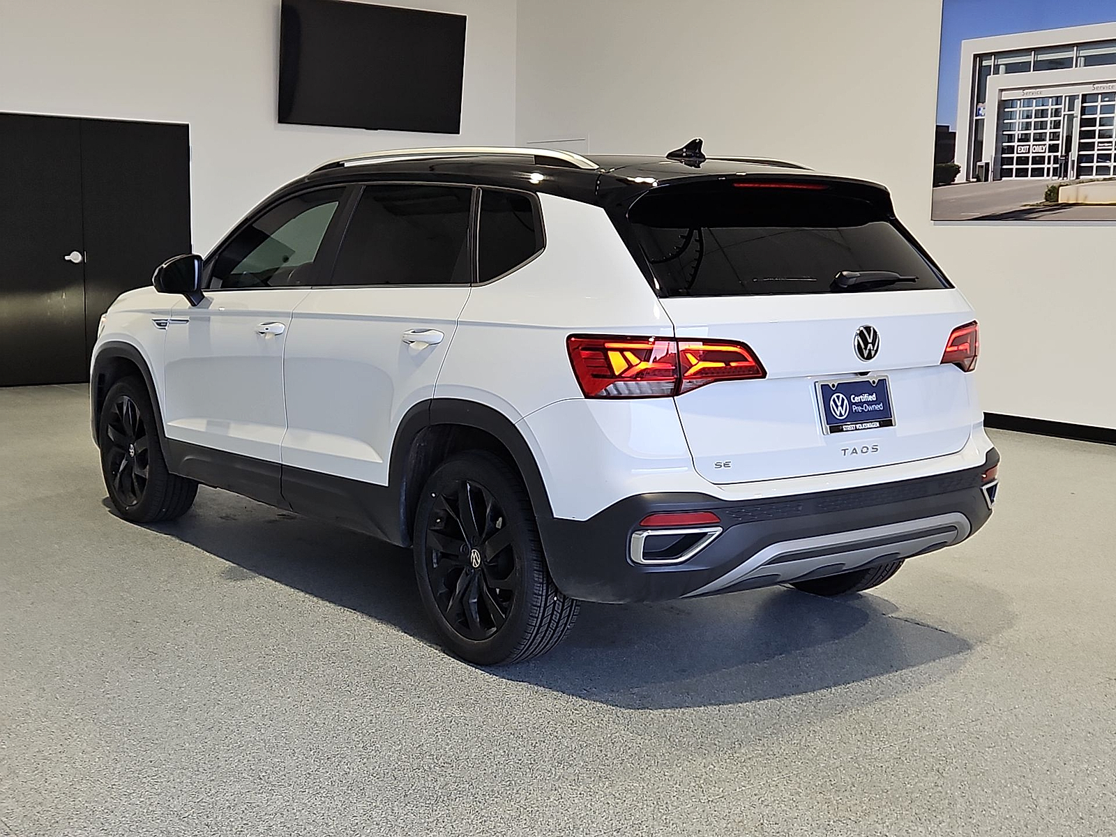 2023 Volkswagen Taos photo 6 of 22