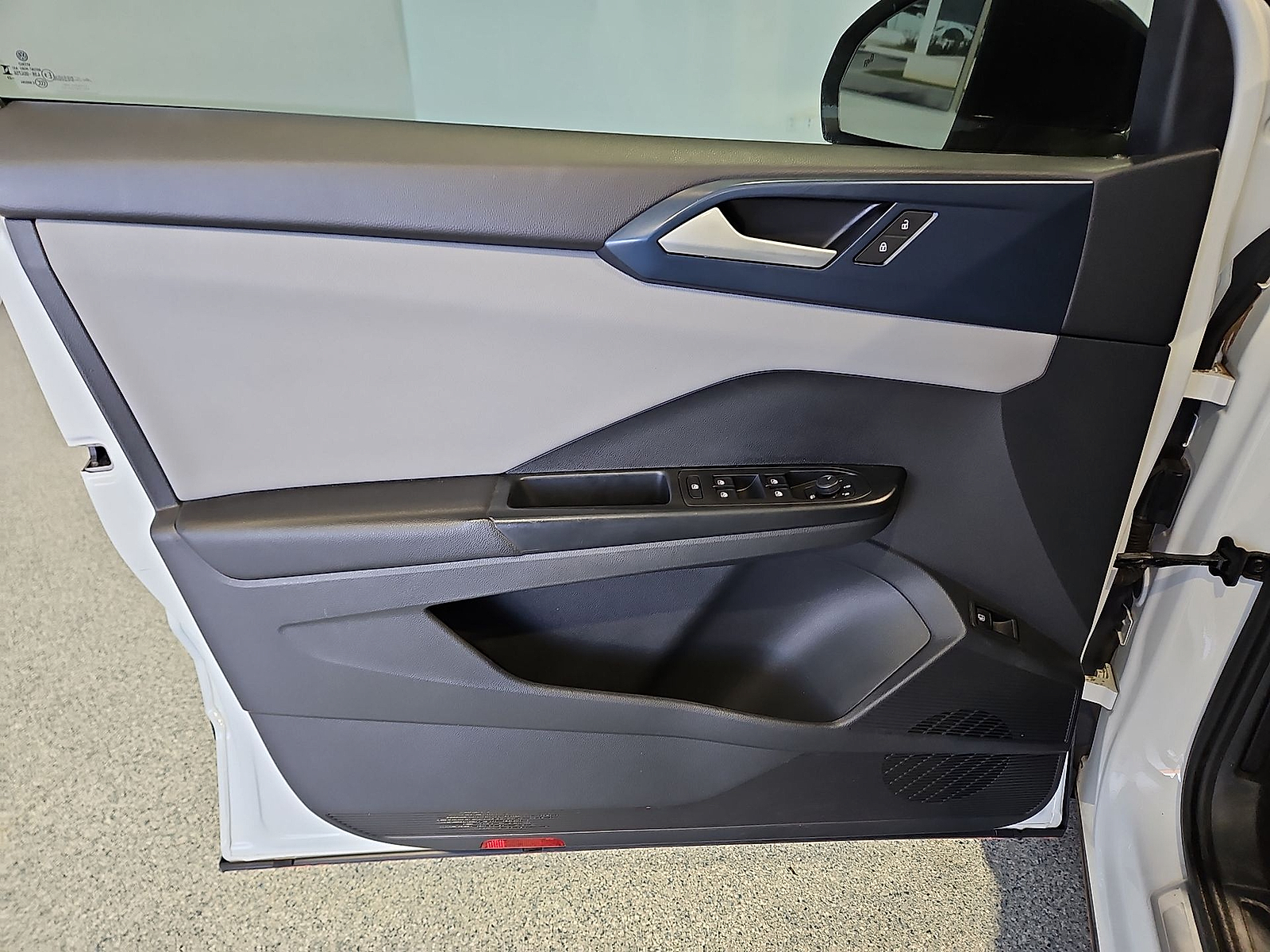 2023 Volkswagen Taos photo 15 of 22