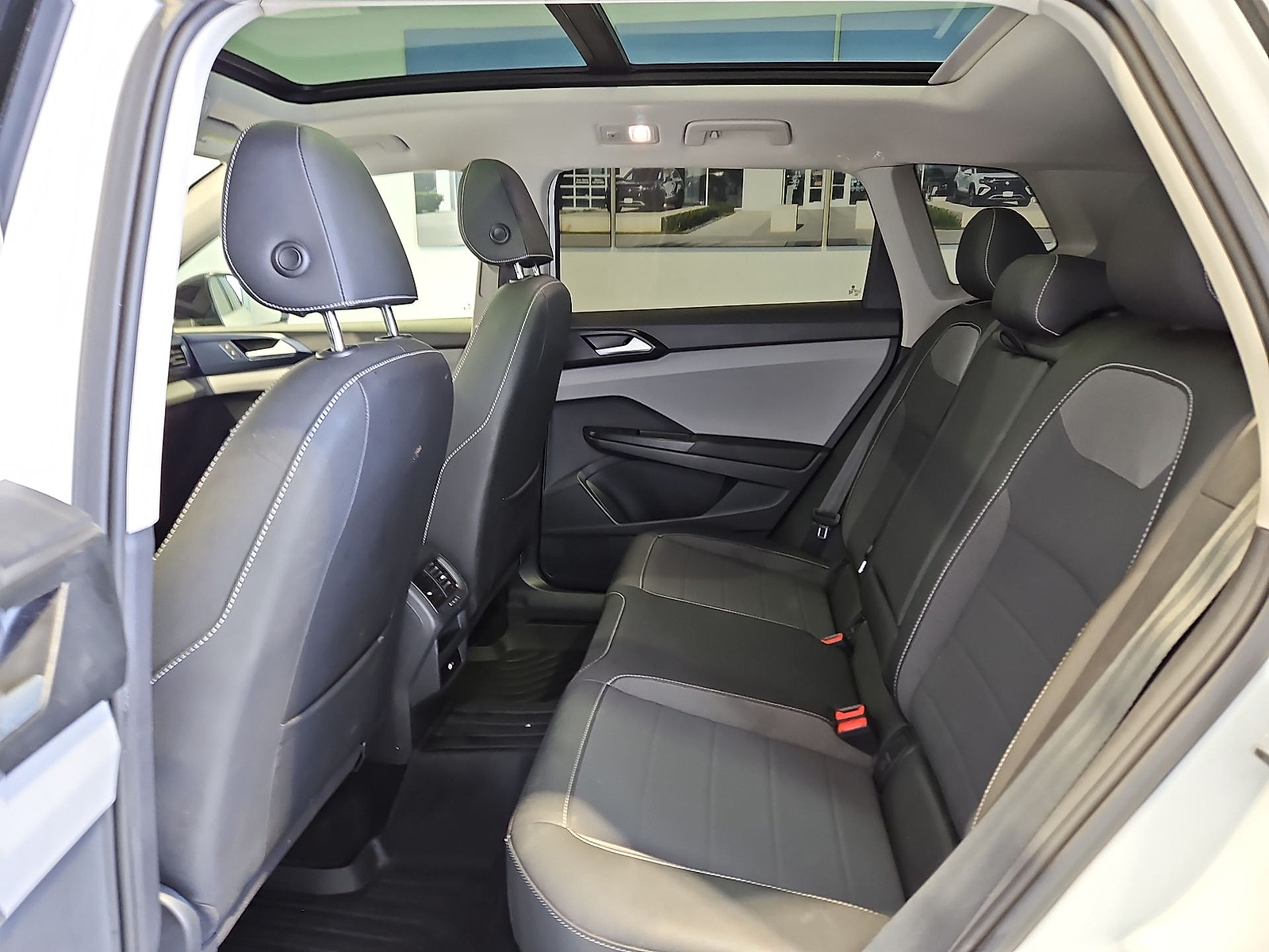 2023 Volkswagen Taos photo 13 of 22