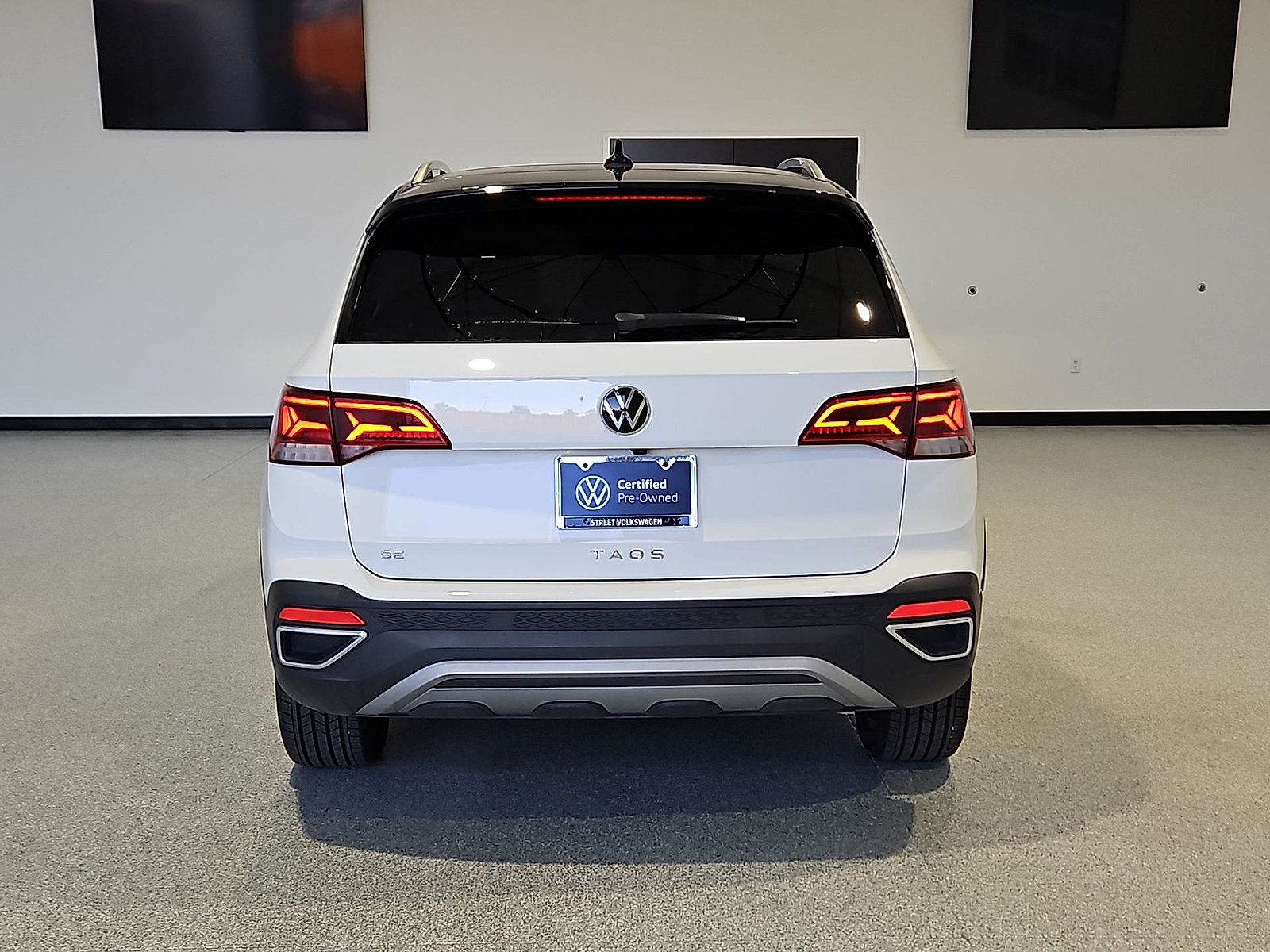 2023 Volkswagen Taos photo 7 of 22