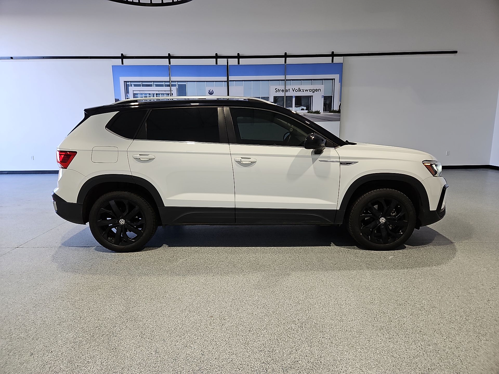2023 Volkswagen Taos photo 9 of 22