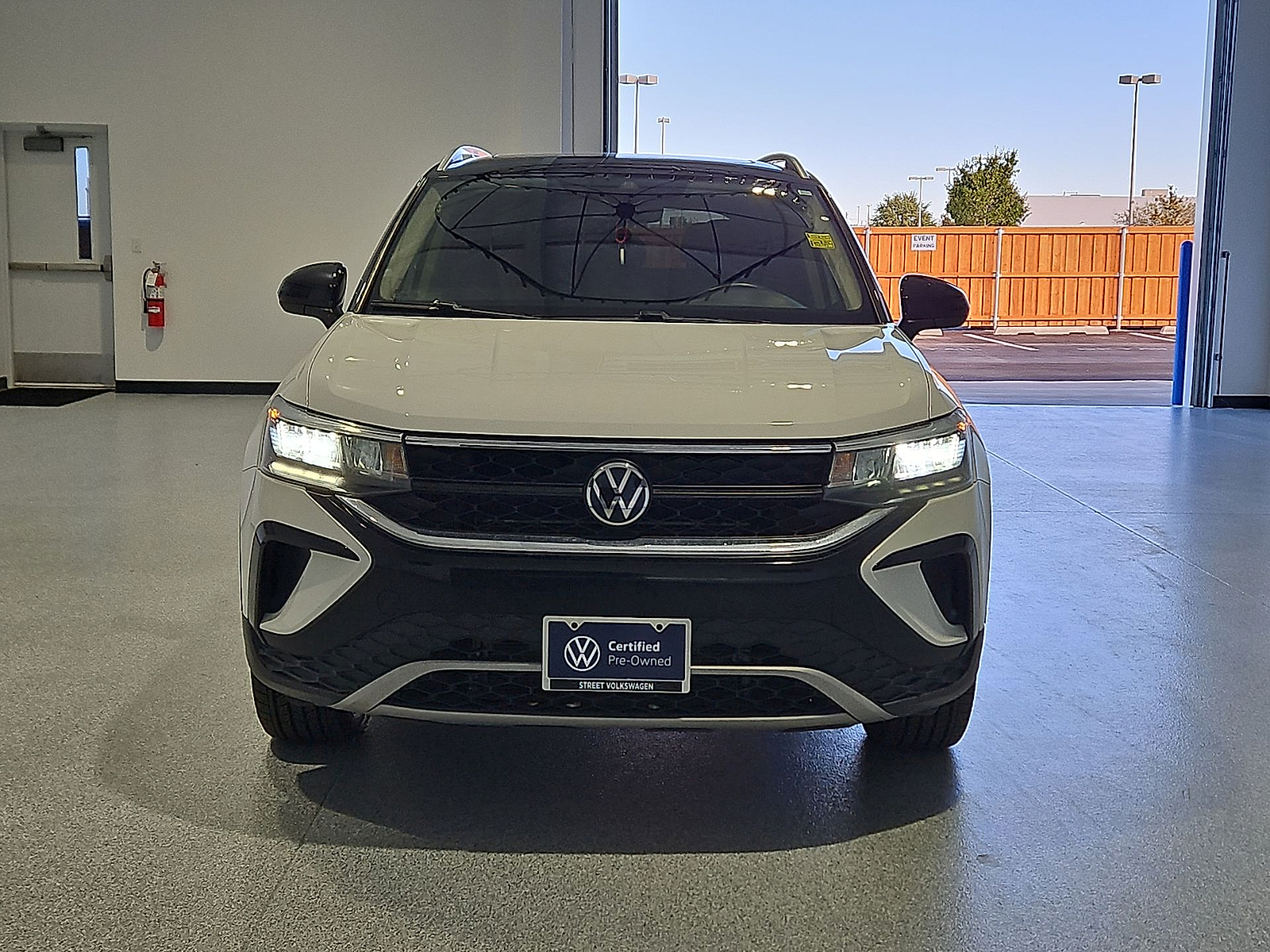 2023 Volkswagen Taos photo 3 of 22
