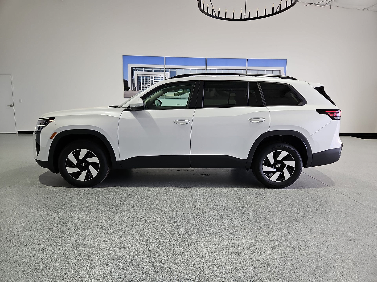 2027 Volkswagen Atlas photo 5 of 22