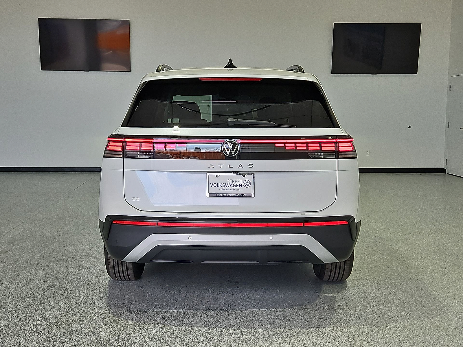 2027 Volkswagen Atlas photo 7 of 22