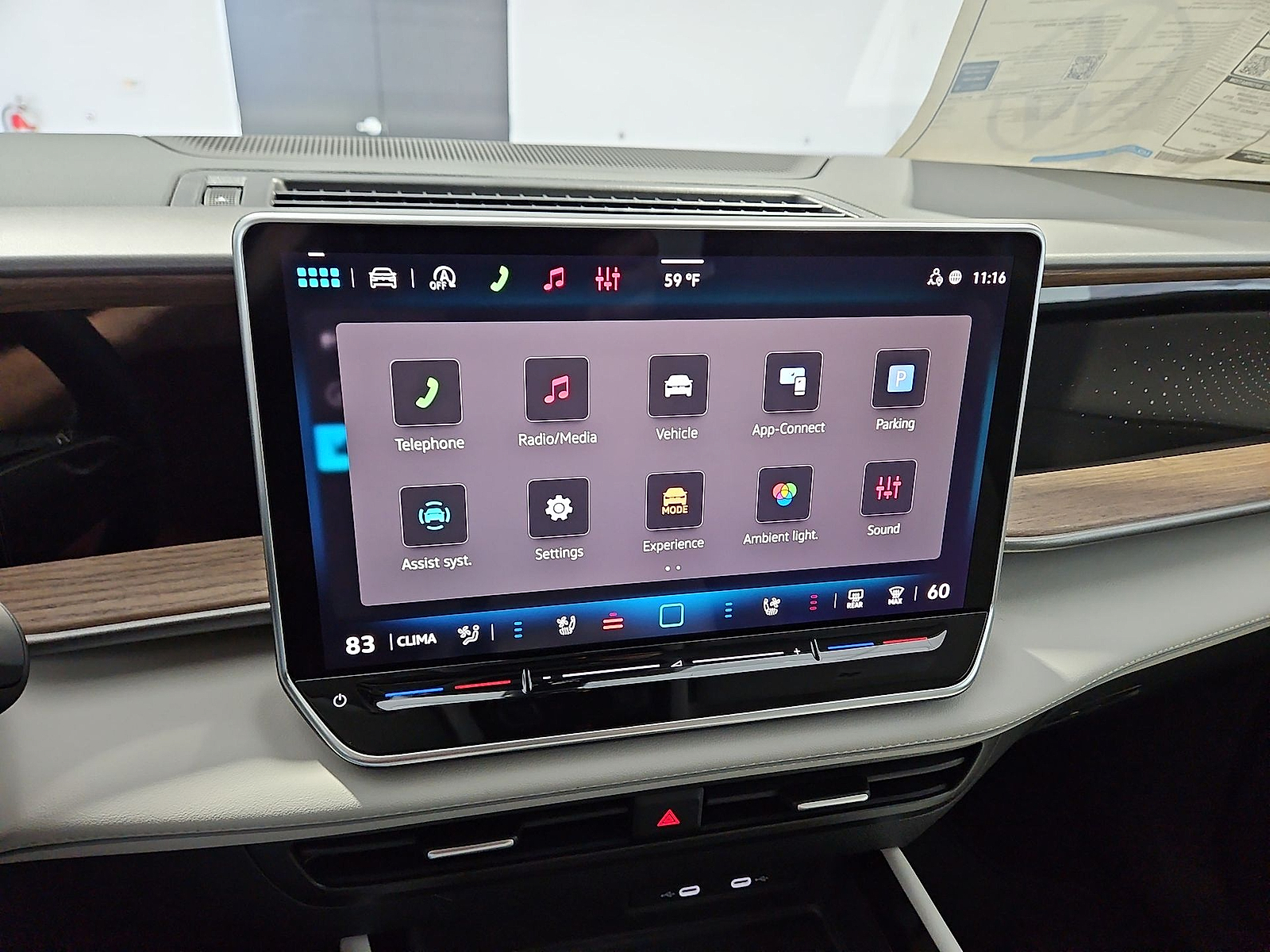 2027 Volkswagen Atlas photo 19 of 22
