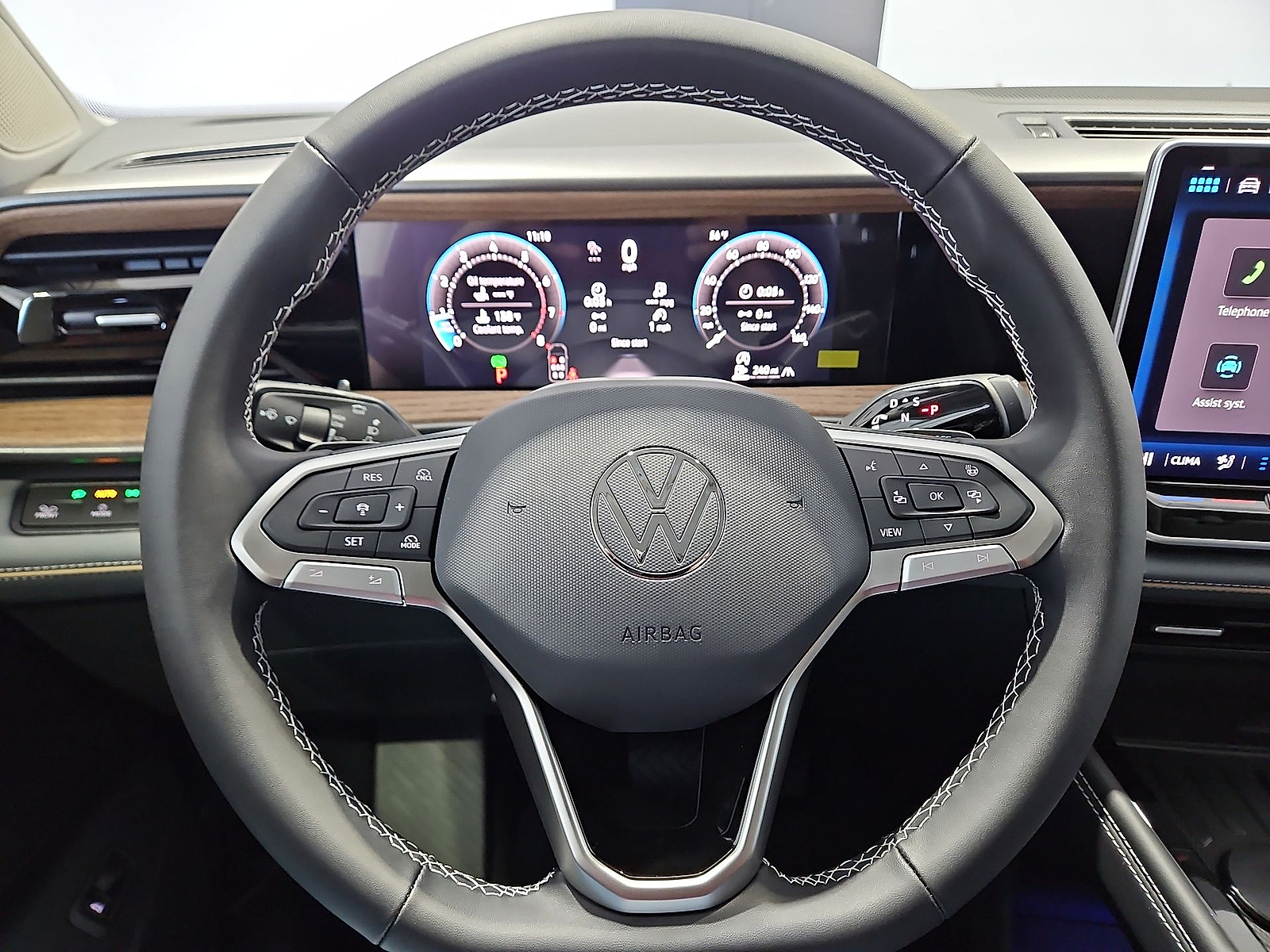 2027 Volkswagen Atlas photo 21 of 22