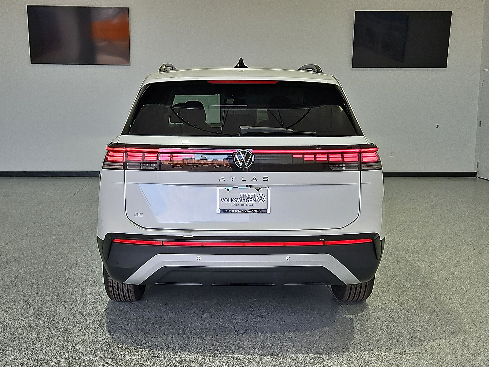 2027 Volkswagen Atlas photo 7 of 22