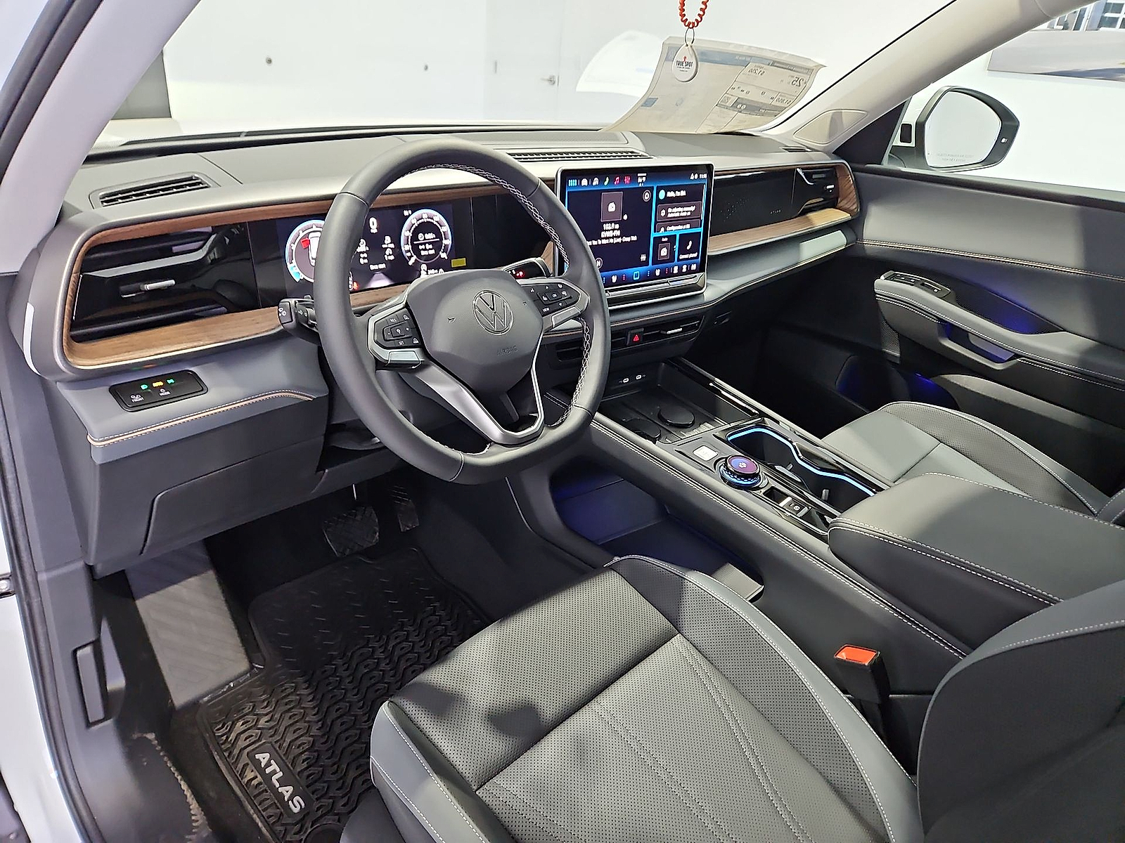 2027 Volkswagen Atlas photo 17 of 22
