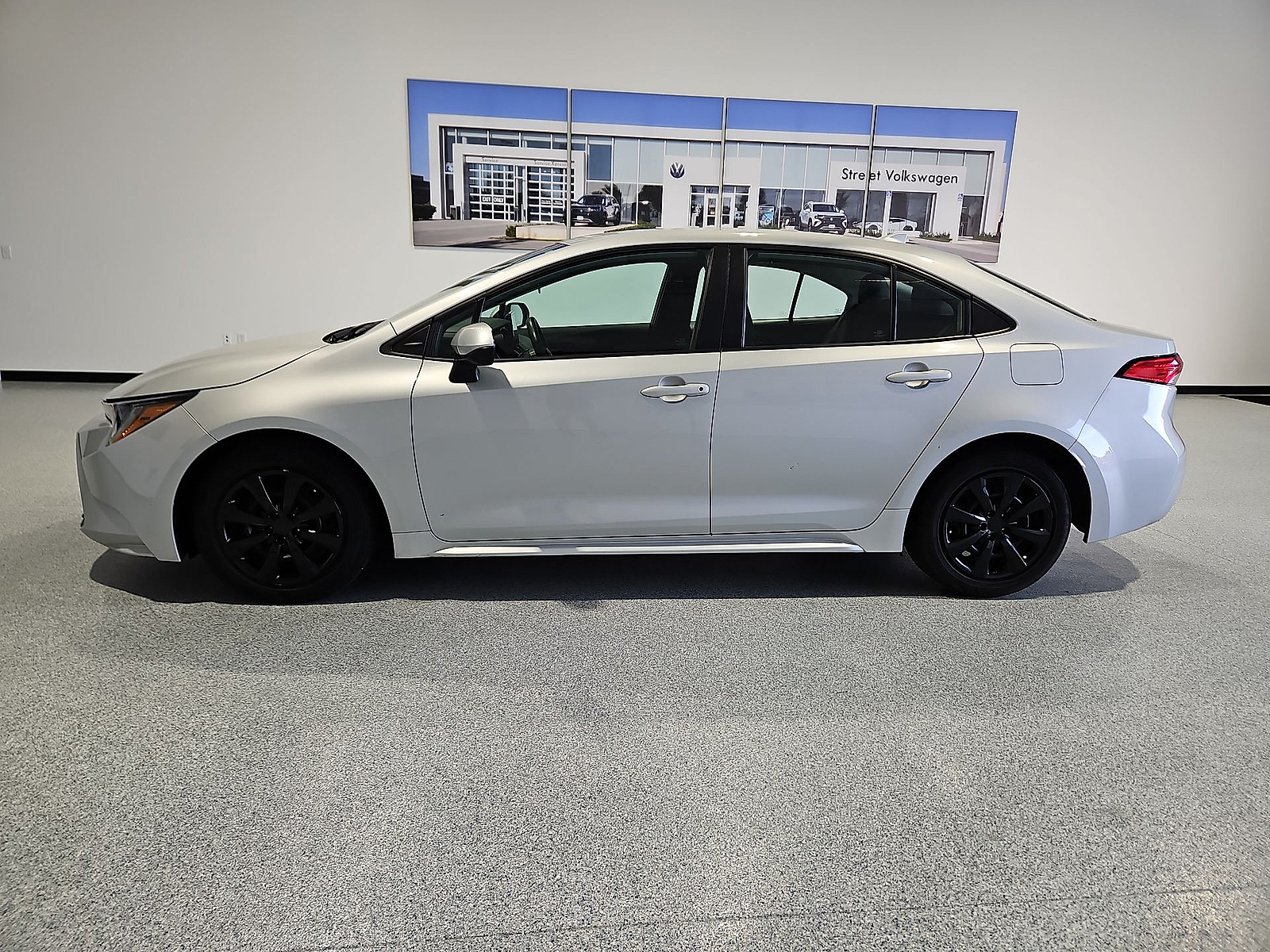 2023 Toyota Corolla photo 5 of 22