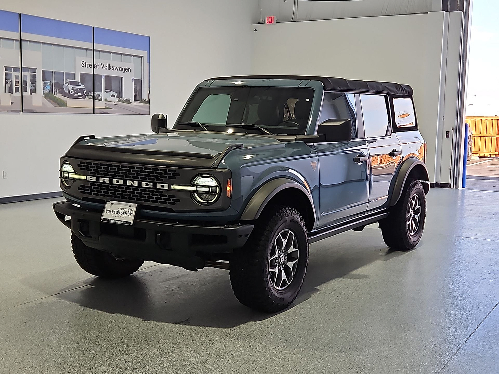 2022 Ford Bronco photo 4 of 22
