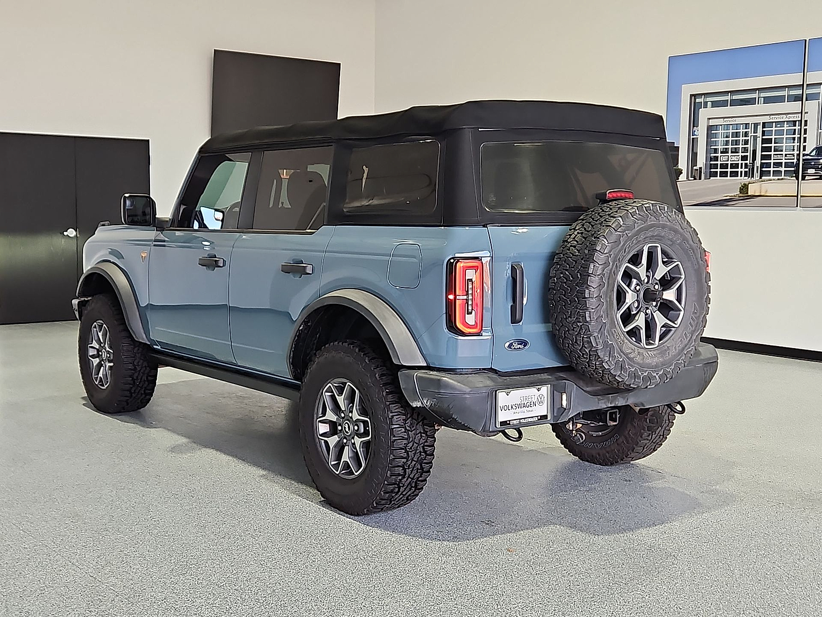 2022 Ford Bronco photo 6 of 22
