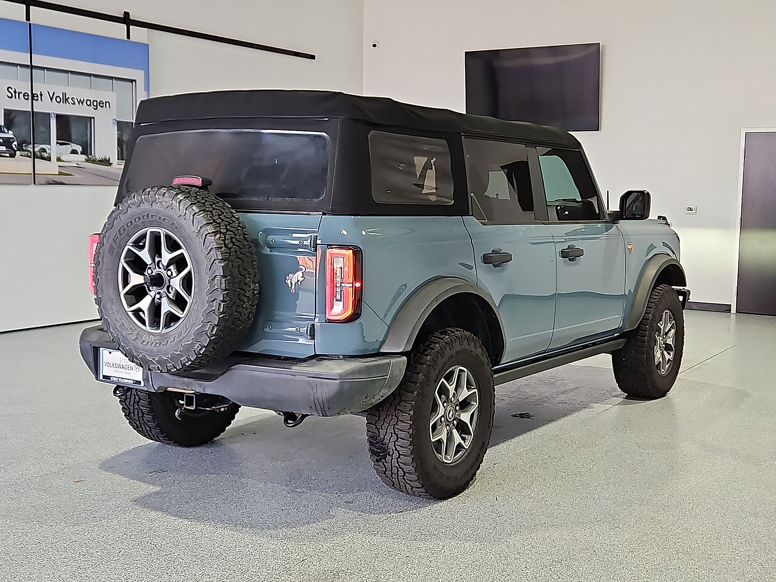 2022 Ford Bronco photo 8 of 22