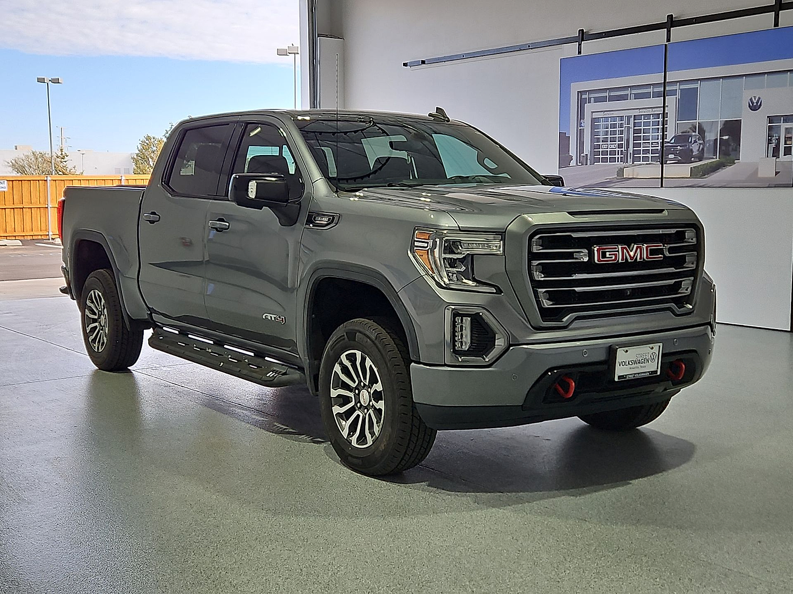 2020 GMC Sierra 1500 photo 2 of 22